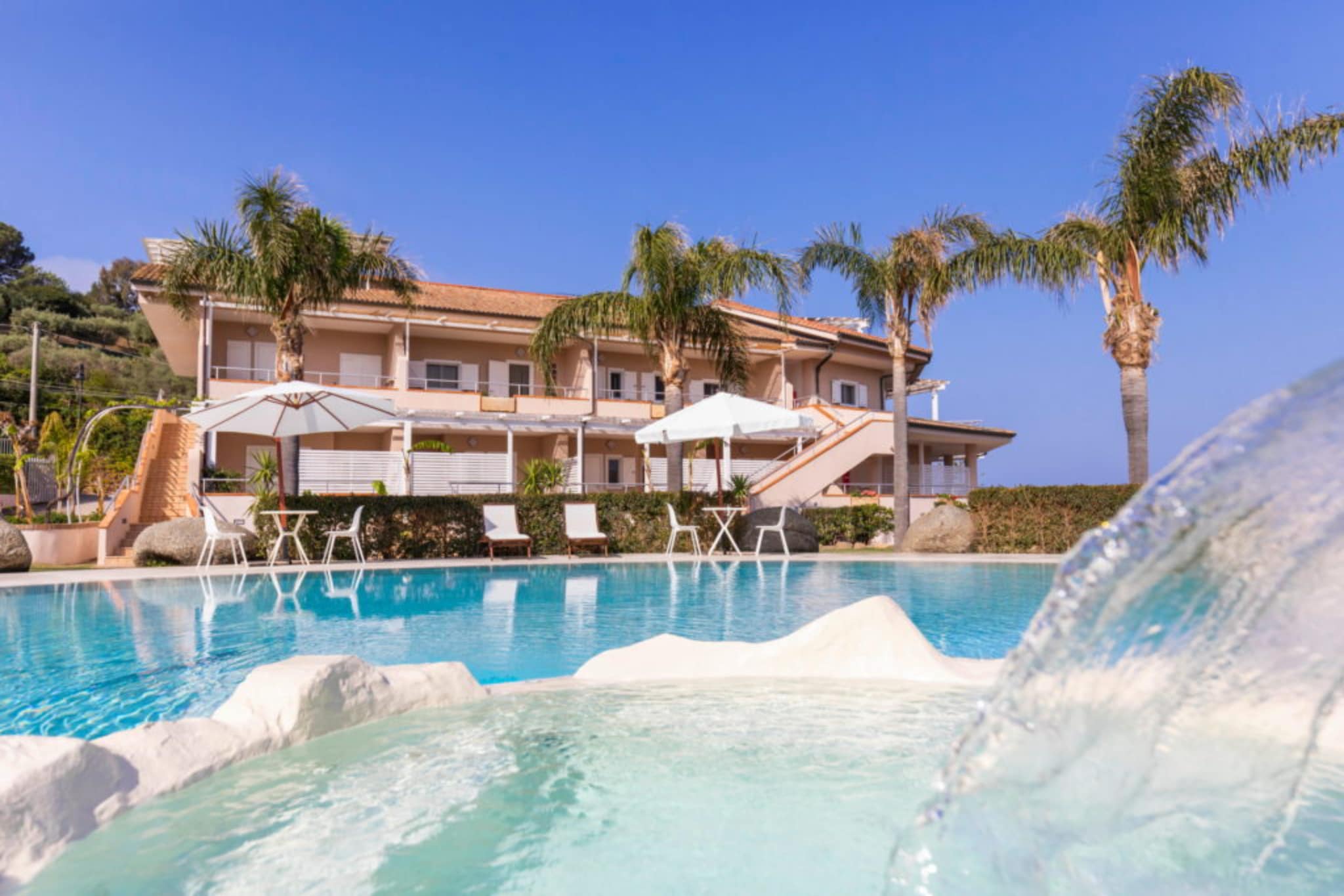 Studio for couples in Capo Vaticano with pool
