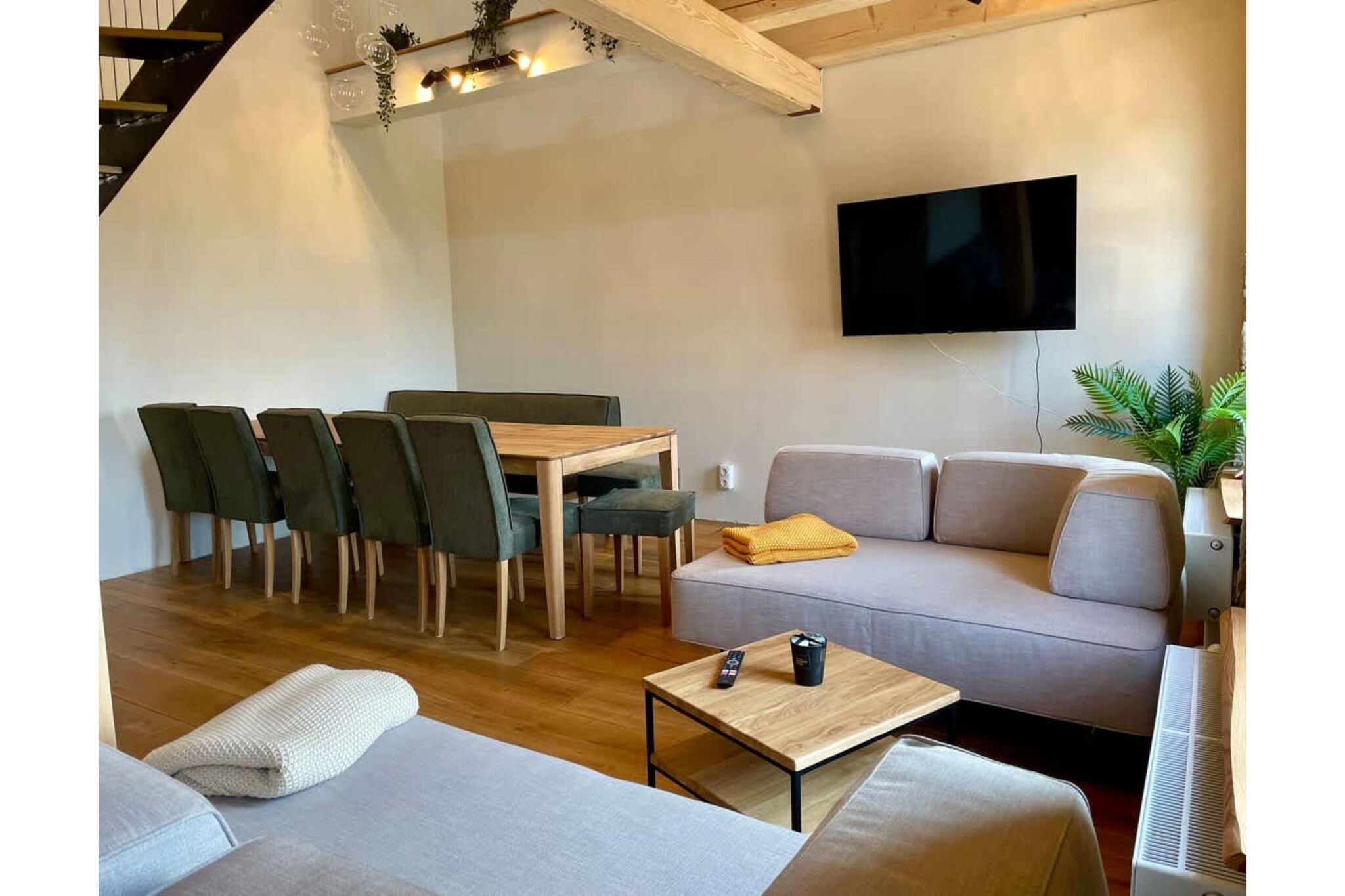 Galeriewohnung mit 7 m Raumhöhe, Whirlwanne & Kamin - Best Price!