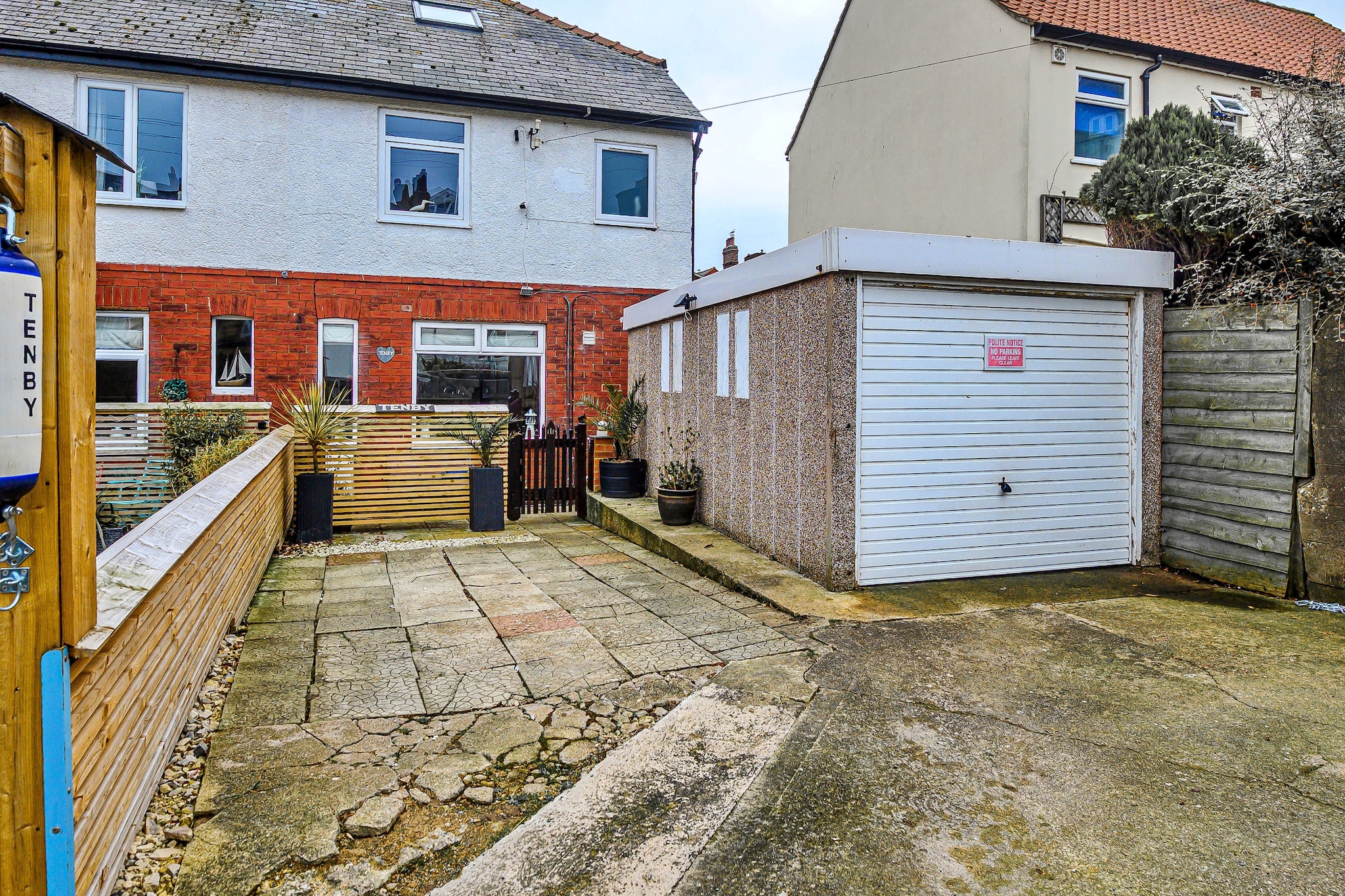 Tenby Cottage - Image-tags.garage