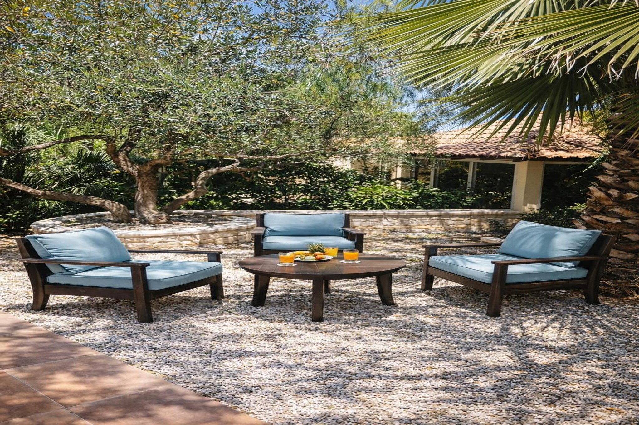 Luxury Garden Villa 50m from the Beach