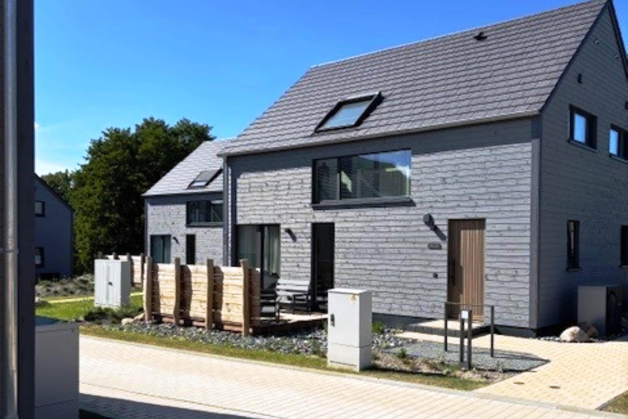 skandinavisch eingerichtetes Doppelhaus in Sagard