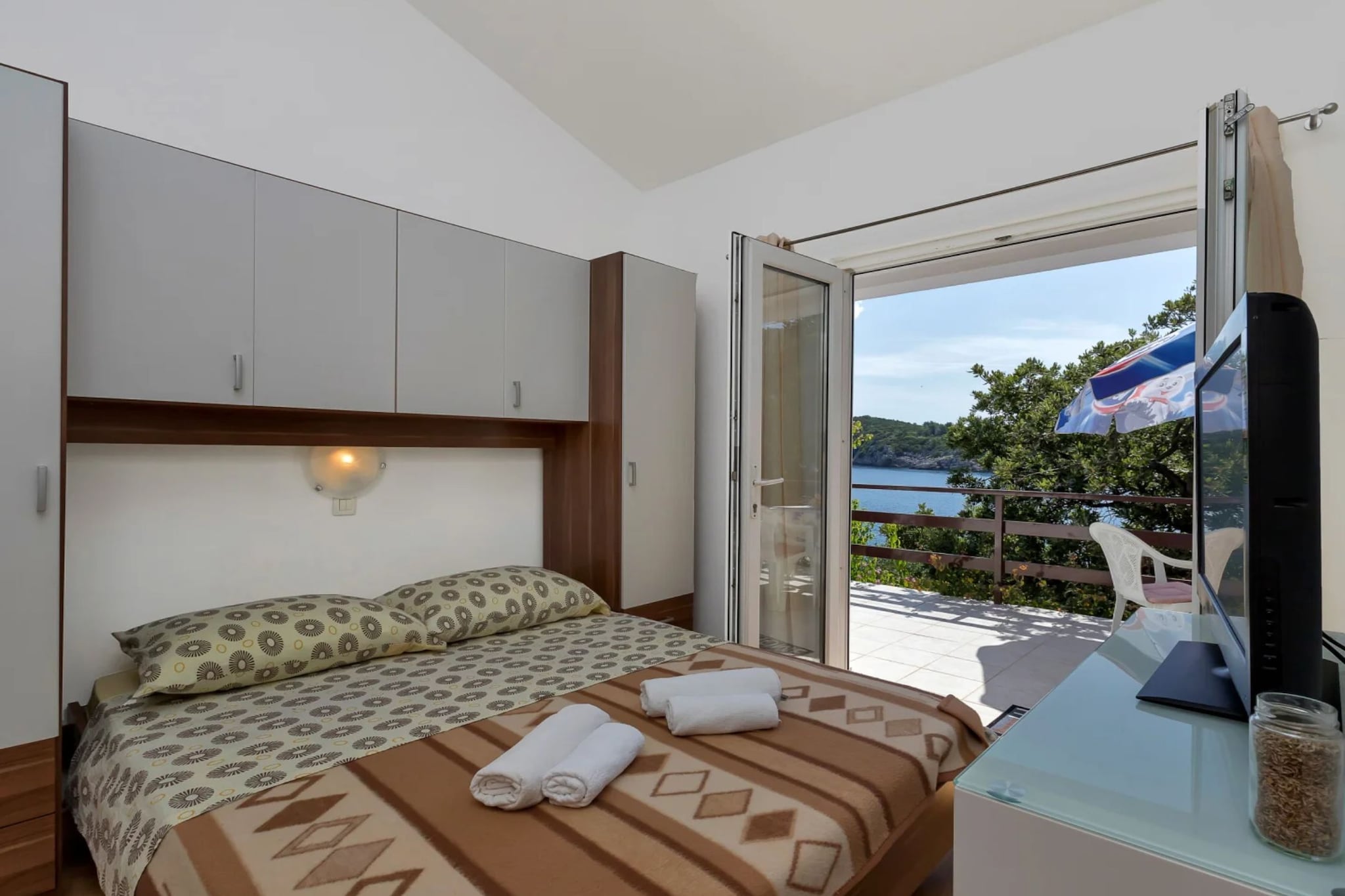 Seaside Retreat- Villa Ruža, Hvar island-Three Bedroom Holiday Home with Sea View - Schlafzimmer