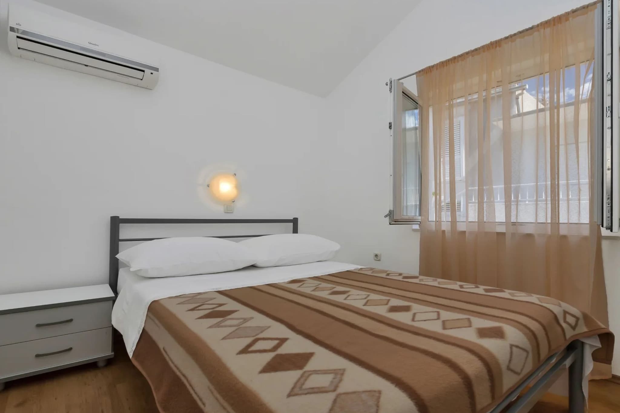 Seaside Retreat- Villa Ruža, Hvar island-Three Bedroom Holiday Home with Sea View - Schlafzimmer