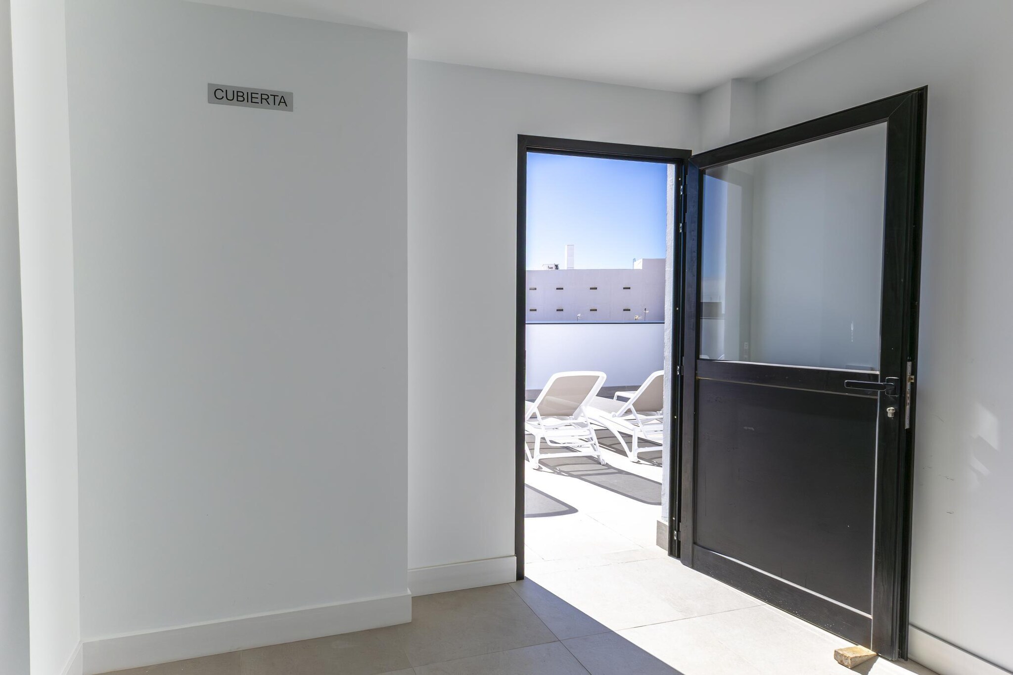 Coastal Arinaga Apartment with Solarium