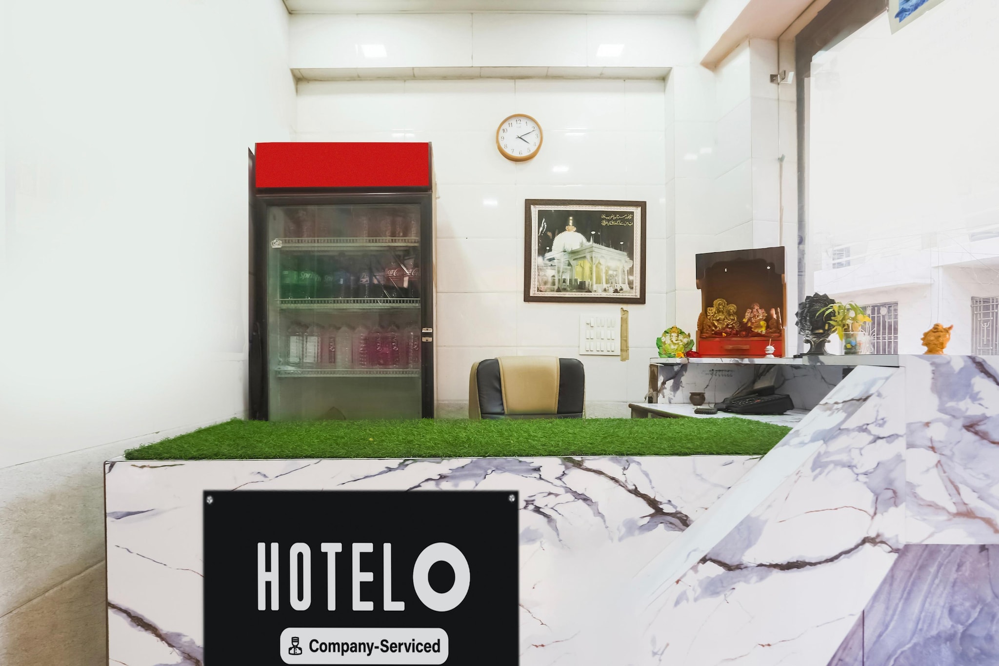 Ground floor: (bedroom(double bed, TV, seating area, air conditioning, telephone), bathroom(bathtub or shower, washbasin, toilet, Towels incl., shampoo, body soap, hot water), Parking, lift)