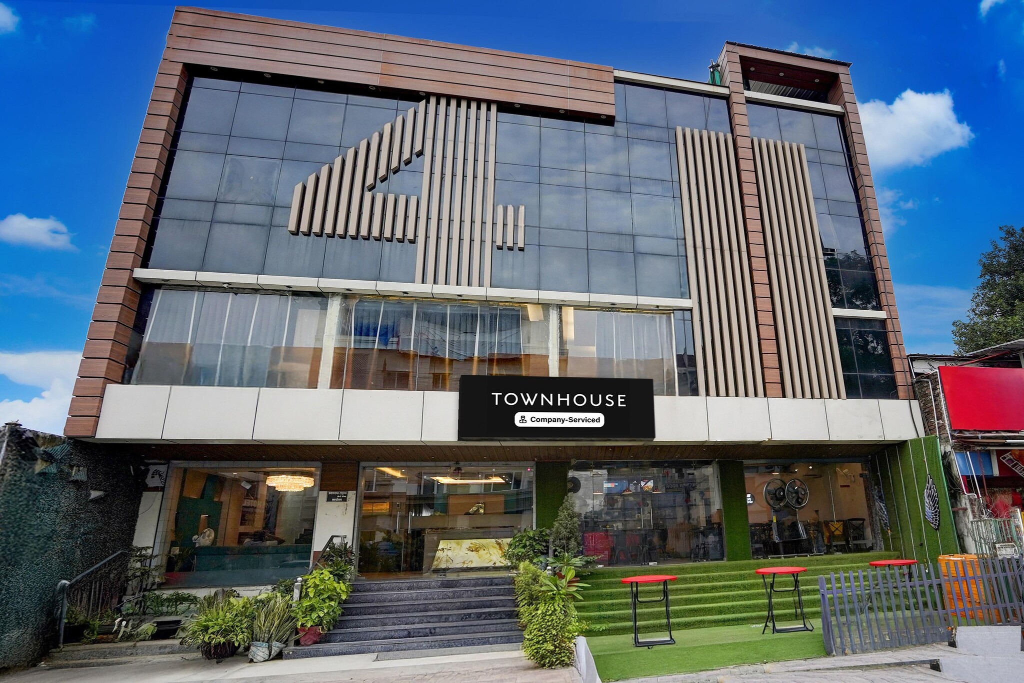 Ground floor: (bedroom(double bed, TV, seating area, air conditioning, telephone), bathroom(bathtub or shower, washbasin, toilet, Towels incl., shampoo, body soap, hot water), lift)