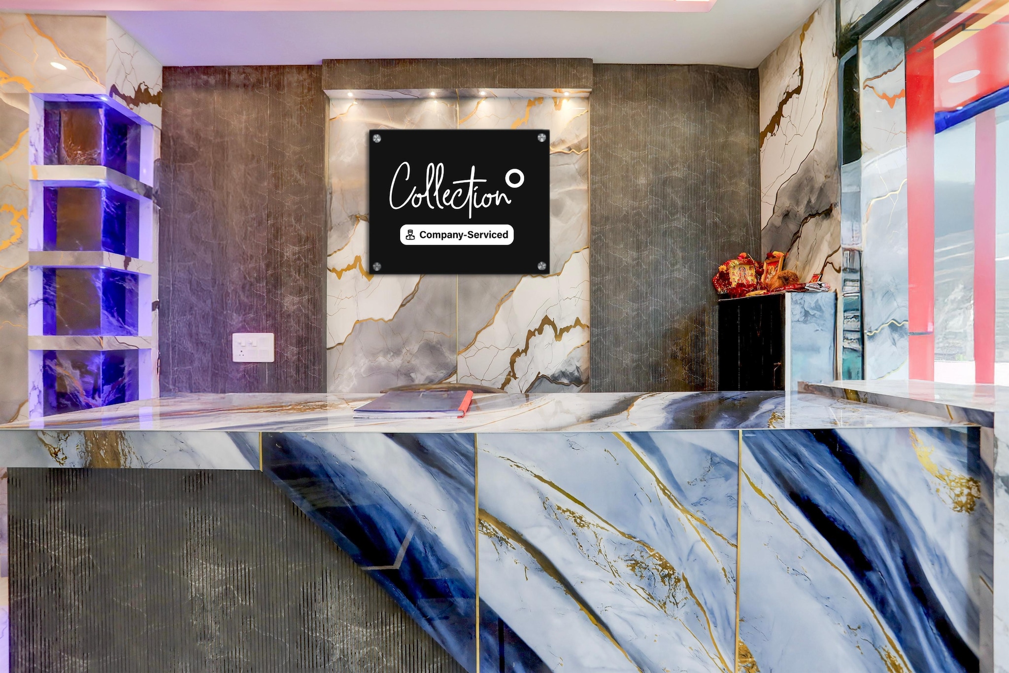 Ground floor: (bedroom(double bed, TV, seating area, air conditioning, telephone), bathroom(bathtub or shower, washbasin, toilet, Towels incl., shampoo, body soap, hot water), Parking, lift)