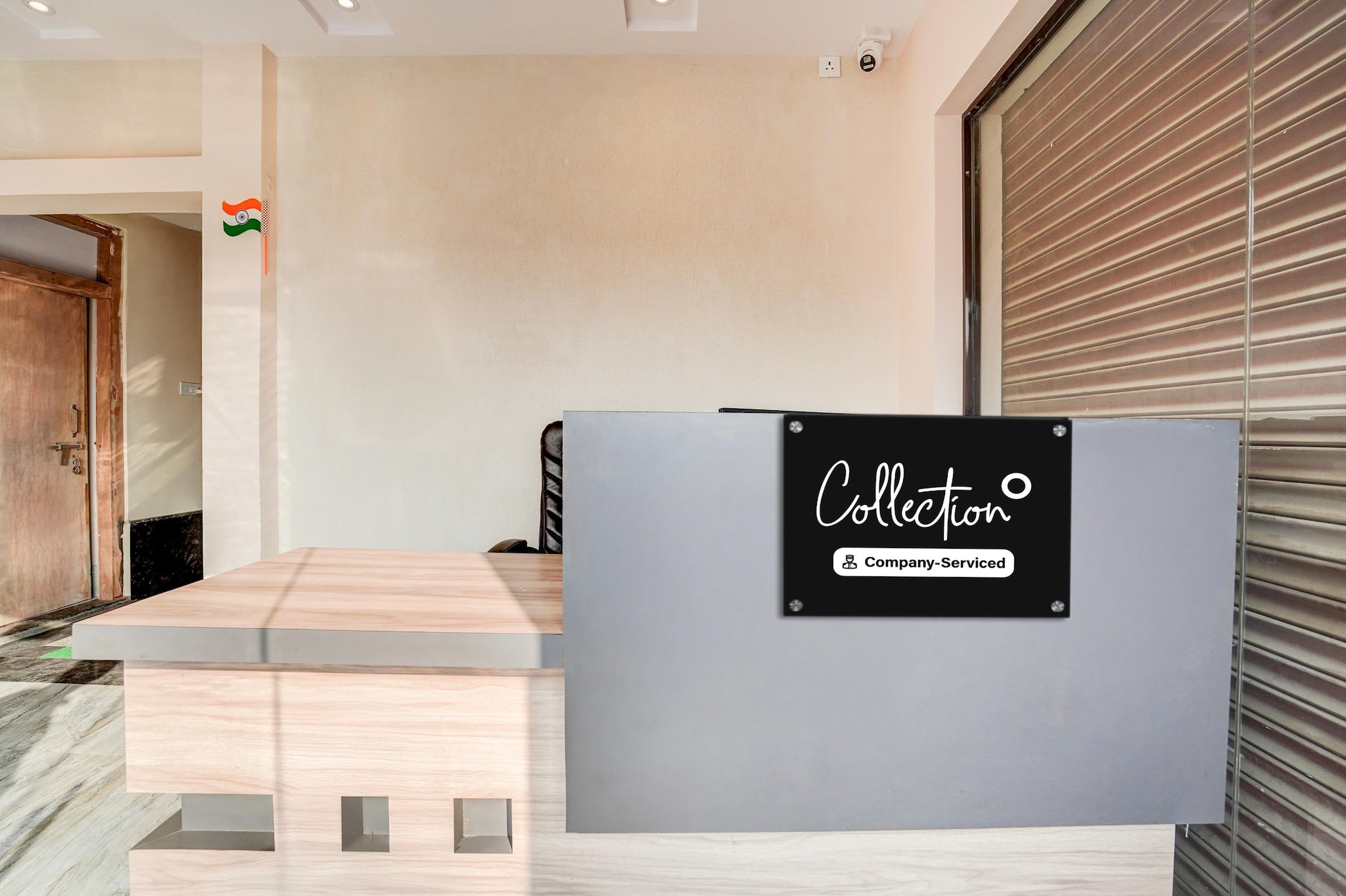 Ground floor: (bedroom(double bed, TV, seating area, air conditioning, telephone), bathroom(bathtub or shower, washbasin, toilet, Towels incl., shampoo, body soap, hot water), Parking, lift)