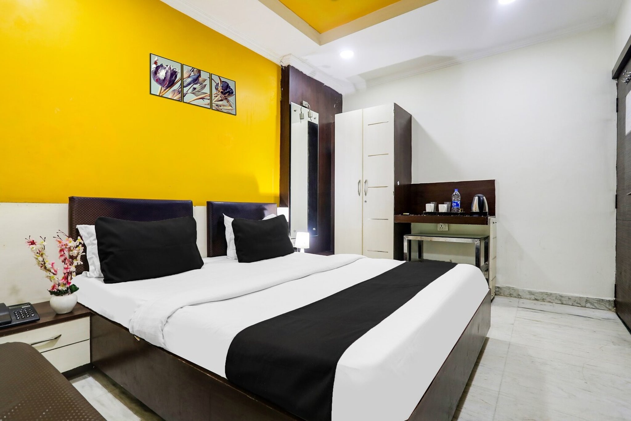 Comfortable Accommodations: Super Collection O MP Nagar in Bhopal offers family rooms with air-conditioning, private bathrooms, and free WiFi throughout the property. Each room includes a work desk, seating area, and modern amenities such as a microwave, dishwasher, and TV.

Dining Experience: The family-friendly restaurant serves Indian cuisine for lunch and dinner in a welcoming ambience. Guests can also enjoy meals in the lounge or dine in their rooms with room service.

Convenient Facilities: The hotel features a lounge, lift, 24-hour front desk, shared kitchen, housekeeping, laundry, and family rooms. Additional amenities include a fireplace, work desk, and free toiletries.

Prime Location: Located 12 km from Raja Bhoj Airport and 2 km from Habibganj Station, the hotel is near attractions like the Museum of Man (7 km) and Van Vihar National Park (10 km). Guests appreciate the attentive staff and excellent room cleanliness.

Unmarried couples are warmly welcome at this property.

Guests with local ID proof are warmly welcome.

Apologies, but we are currently unable to host foreign nationals at this property.

Early Check-In Policy: A full day’s room rate will be charged for check-ins before 6:00 AM. Complimentary early check-in is available between 6:00 AM and 10:00 AM, subject to room availability.
Check-in is only available to guests aged 18 and above. Please provide a government-issued ID to confirm your age.
