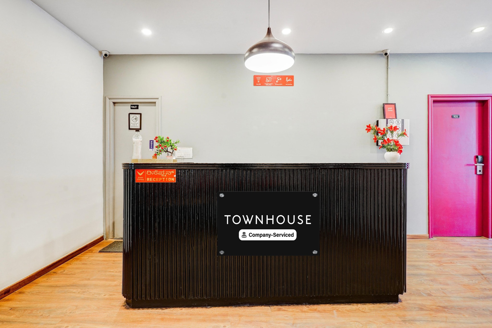Ground floor: (bedroom(double bed, TV, seating area, air conditioning, telephone), bathroom(bathtub or shower, shower, washbasin, toilet, Towels incl., shampoo, body soap, hot water), parking, lift)