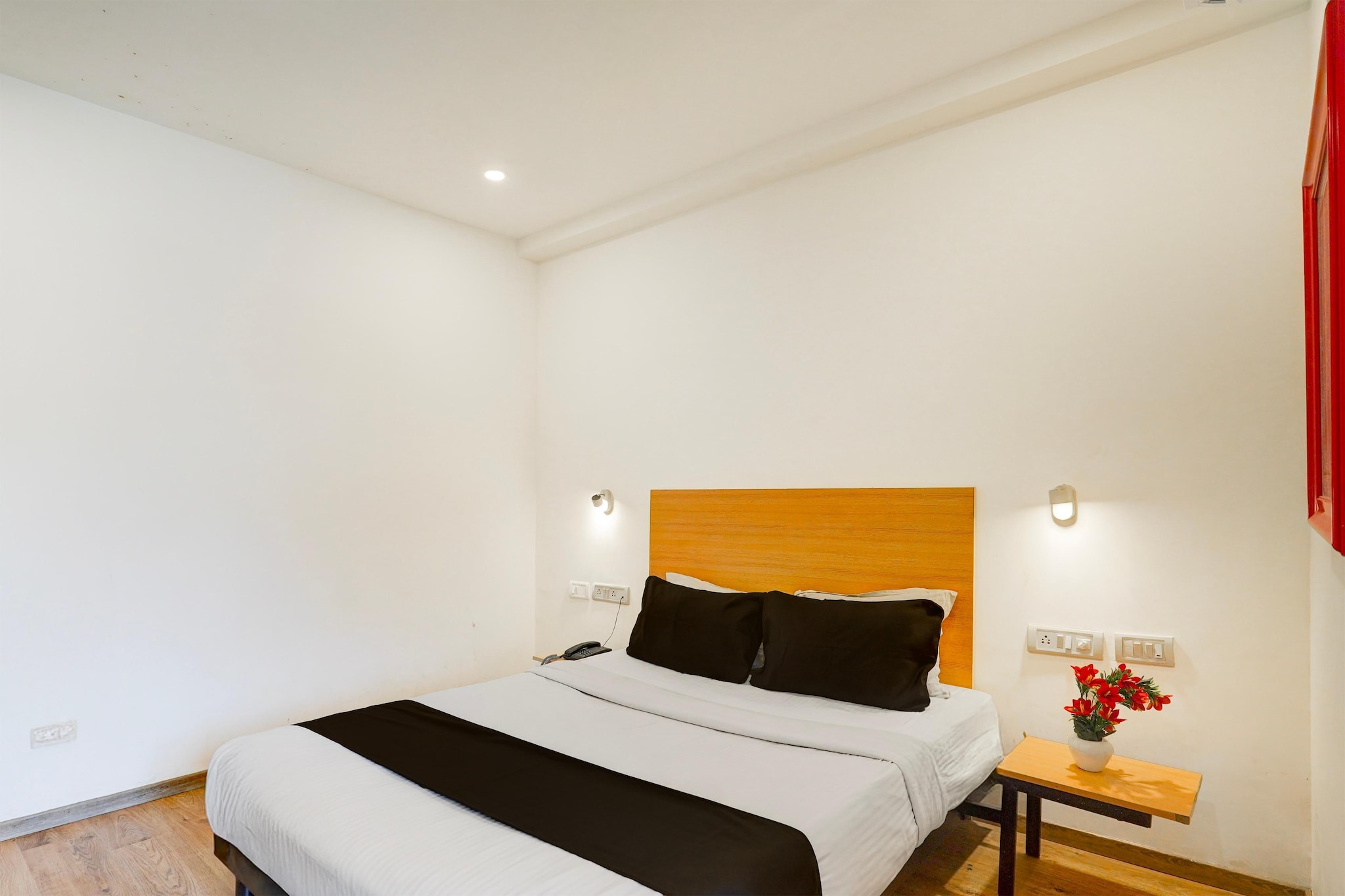 "Enjoy a comfortable and hassle-free experience at our thoughtfully designed property. Each room is equipped with modern amenities, cozy bedding, and elegant decor to make you feel right at home. Located conveniently with easy access to public transport and major attractions, it's perfect for both business and leisure travelers. Cleanliness and guest comfort are our top priorities, and our team is available 24/7 to assist you throughout your stay.
1.Guests with local ID proof are warmly welcome.
2.Foreign guests are welcome and allowed to stay at this property without any restrictions
3.Early Check-In Policy: A full day’s room rate will be charged for check-ins before 6:00 AM. Complimentary early check-in is available between 6:00 AM and 10:00 AM, subject to room availability.
4.Check-in is only available to guests aged 18 and above. Please provide a government-issued ID to confirm your age.