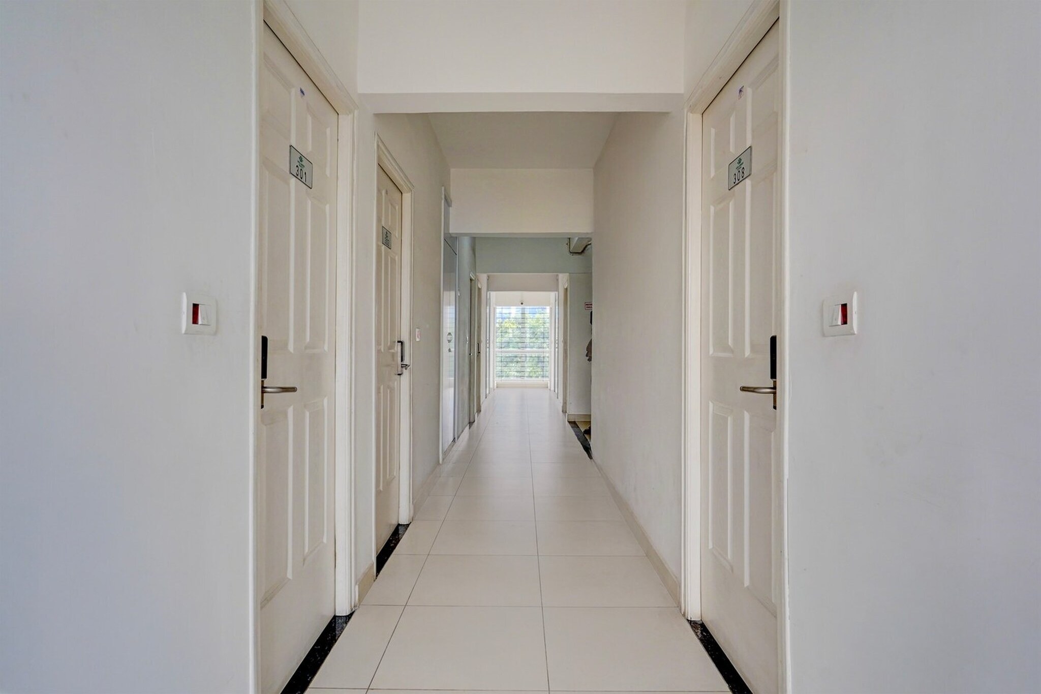 Ground floor: (bedroom(double bed, TV, seating area, air conditioning, telephone), bathroom(bathtub or shower, shower, washbasin, toilet, Towels incl., shampoo, body soap, hot water), lift)