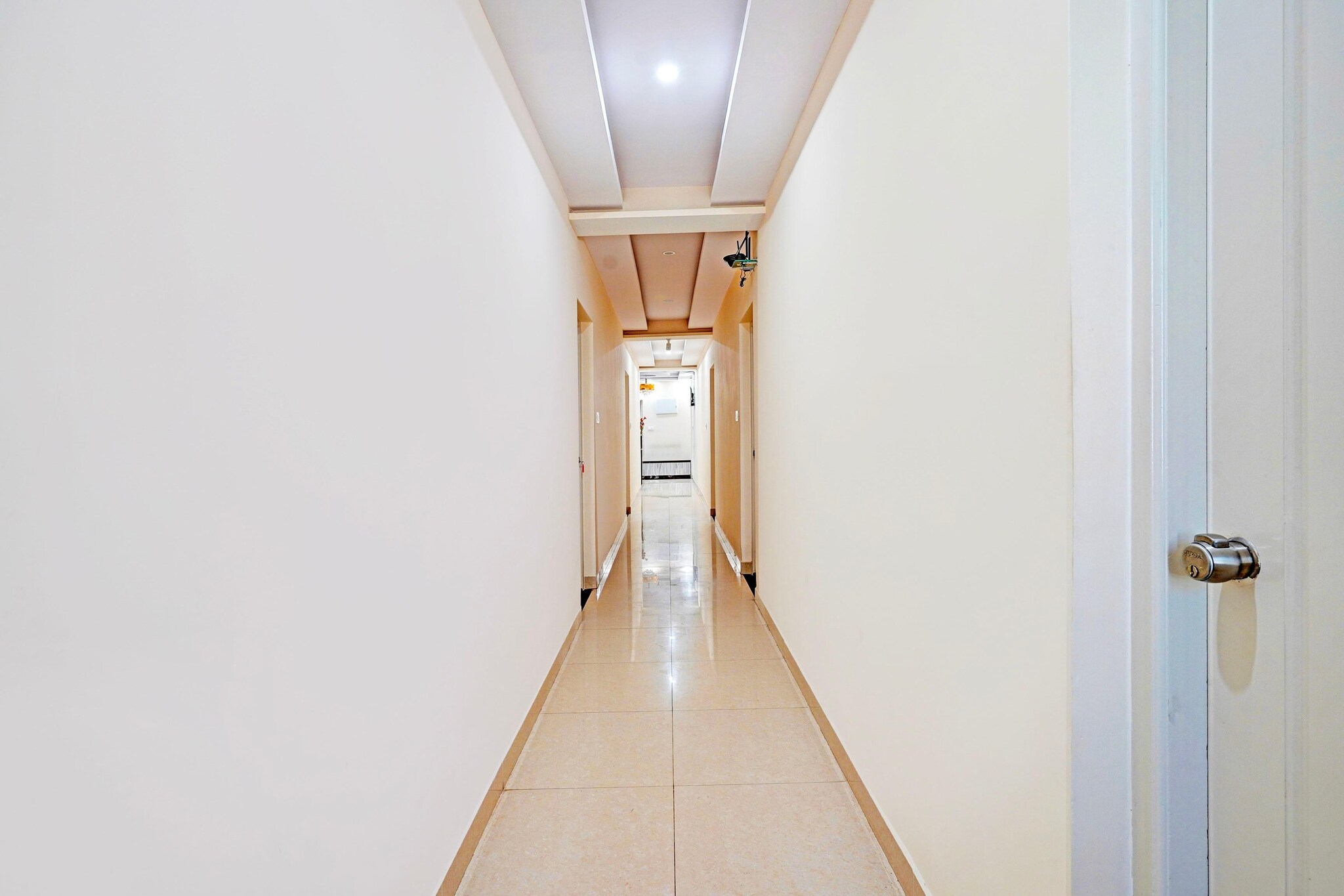Ground floor: (bedroom(double bed, TV, seating area, air conditioning, telephone), bathroom(bathtub or shower, shower, washbasin, toilet, Towels incl., shampoo, body soap, hot water), Parking, lift)