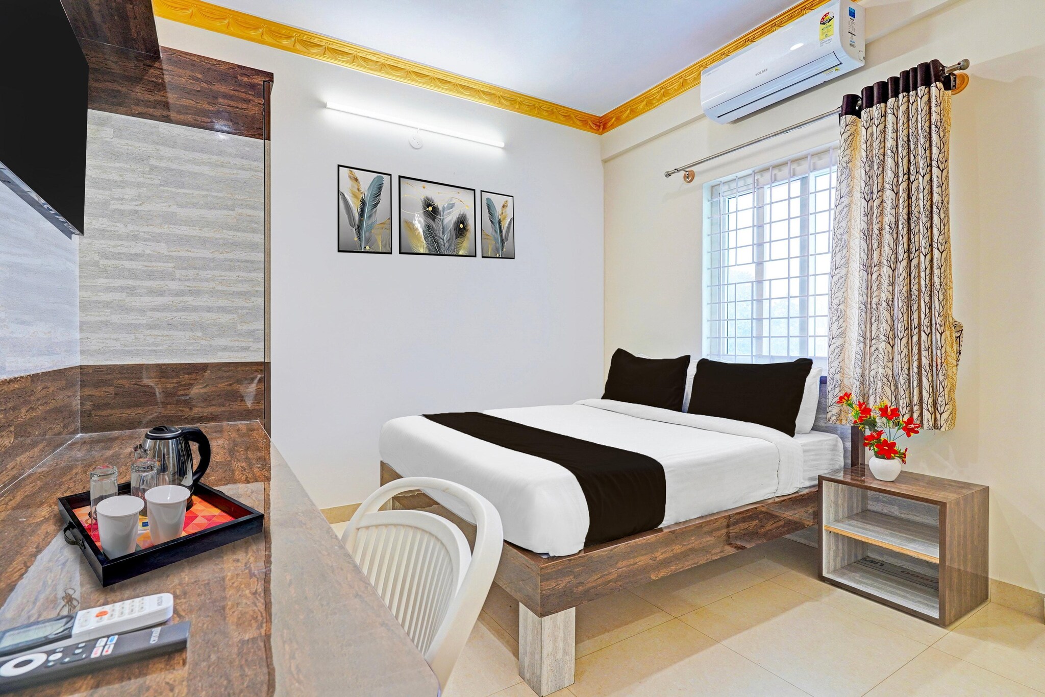 Enjoy a comfortable and hassle-free experience at our thoughtfully designed property. Each room is equipped with modern amenities, cozy bedding, and elegant decor to make you feel right at home. Located conveniently with easy access to public transport and major attractions, it's perfect for both business and leisure travelers. Cleanliness and guest comfort are our top priorities, and our team is available 24/7 to assist you throughout your stay.

Check-in is only available to guests aged 18 and above. Please provide a government-issued ID to confirm your age.