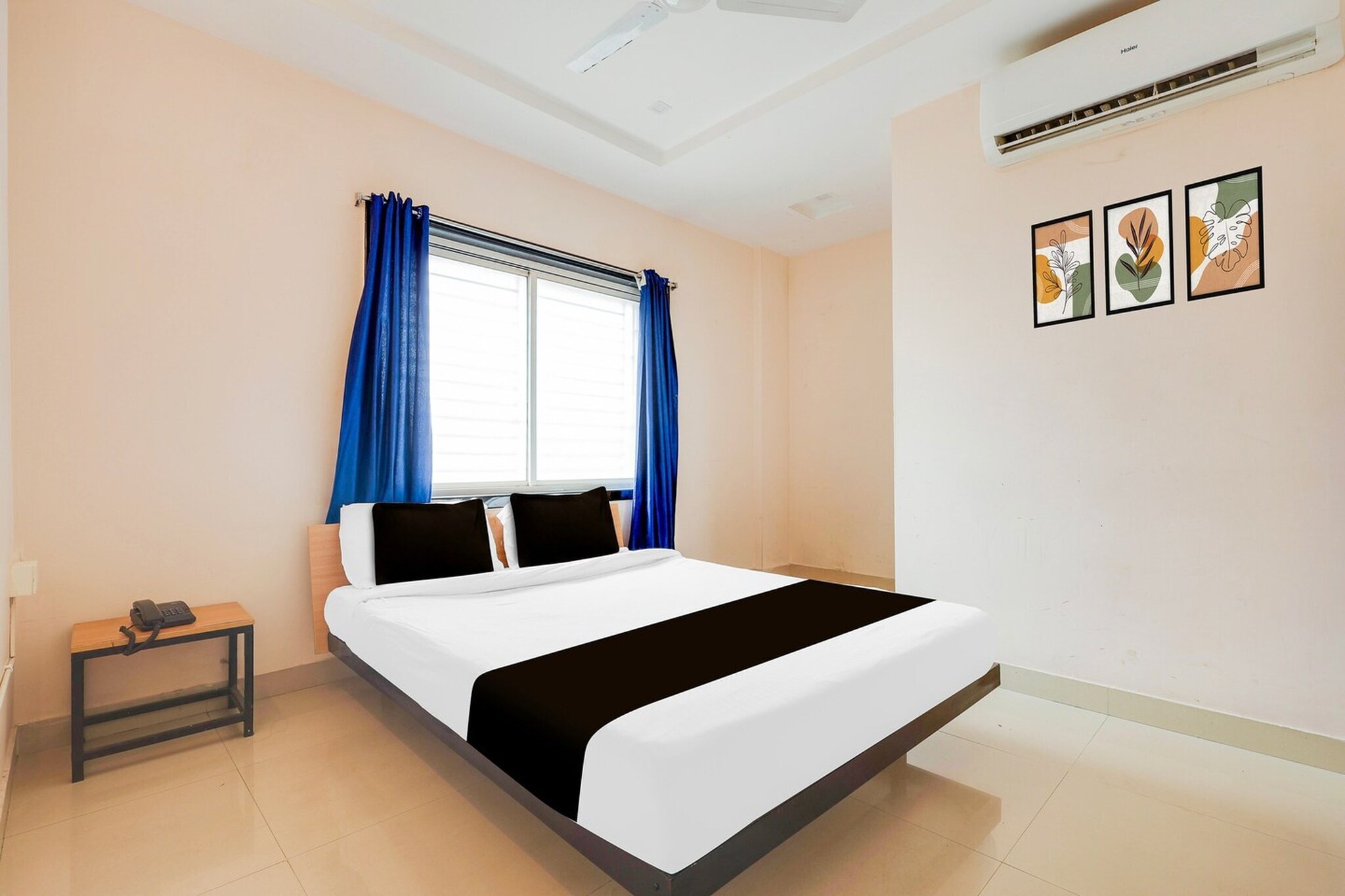 Comfortable Accommodations: Super Collection O Kakinada near JNTU in Kakinada offers four-star comfort with air-conditioned rooms featuring private bathrooms, work desks, and free WiFi throughout the property.
Convenient Facilities: Guests benefit from a lift, 24-hour front desk, housekeeping service, electric vehicle charging station, family rooms, room service, and luggage storage. Free on-site parking is available.
Local Attractions: Coringa Wildlife Sanctuary is 18 km away, while Rajahmundry Airport is 64 km from the hotel.
Unmarried couples are warmly welcome at this property.
Guests with local ID proof are warmly welcome.
Apologies, but we are currently unable to host foreign nationals at this property.
Early Check-In Policy: A full day’s room rate will be charged for check-ins before 6:00 AM. Complimentary early check-in is available between 6:00 AM and 10:00 AM, subject to room availability.
Check-in is only available to guests aged 18 and above. Please provide a government-issued ID to confirm your age.