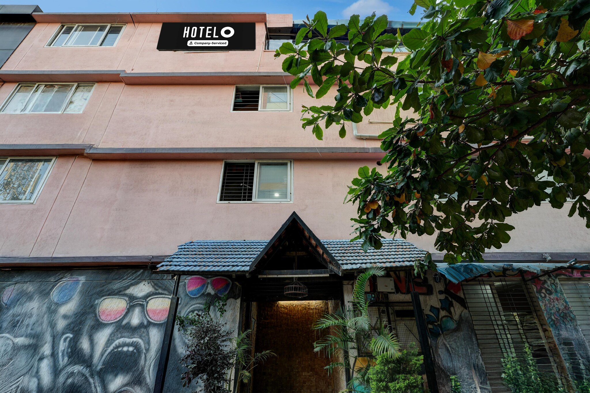 Deluxe Super Hotel O Kodgehalli Railway Station