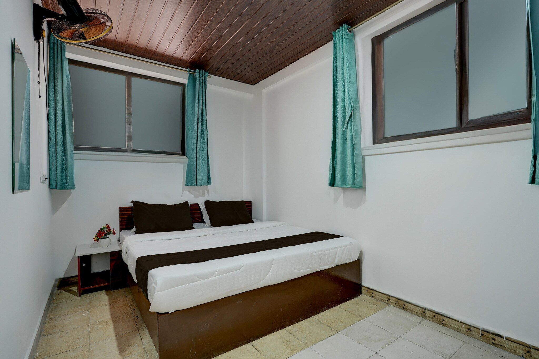 Deluxe Super Hotel O Kodgehalli Railway Station