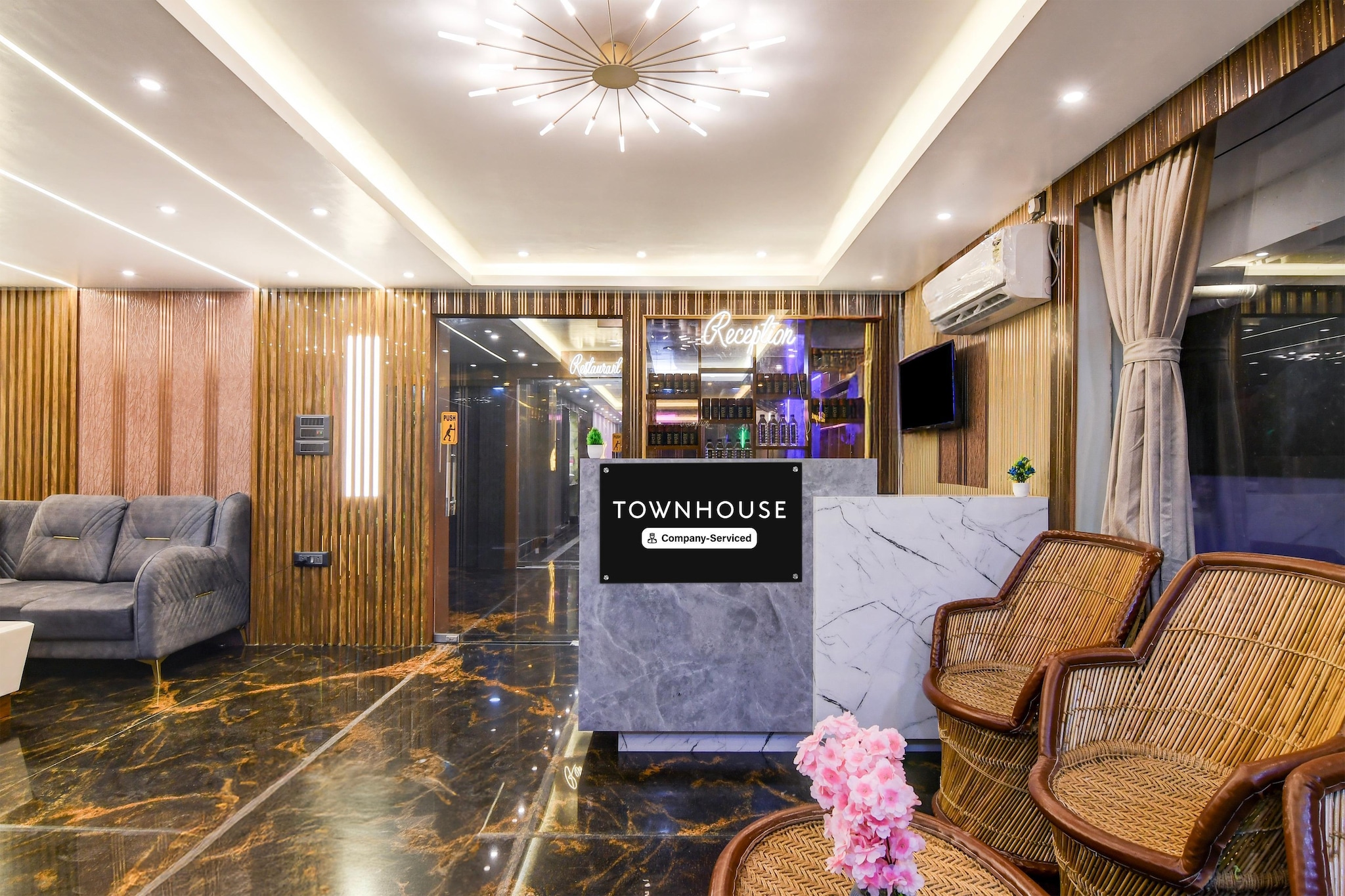 Ground floor: (bedroom(double bed, TV, seating area, air conditioning, telephone), bathroom(bathtub or shower, washbasin, toilet, Towels incl., shampoo, body soap, hot water), Parking, lift)