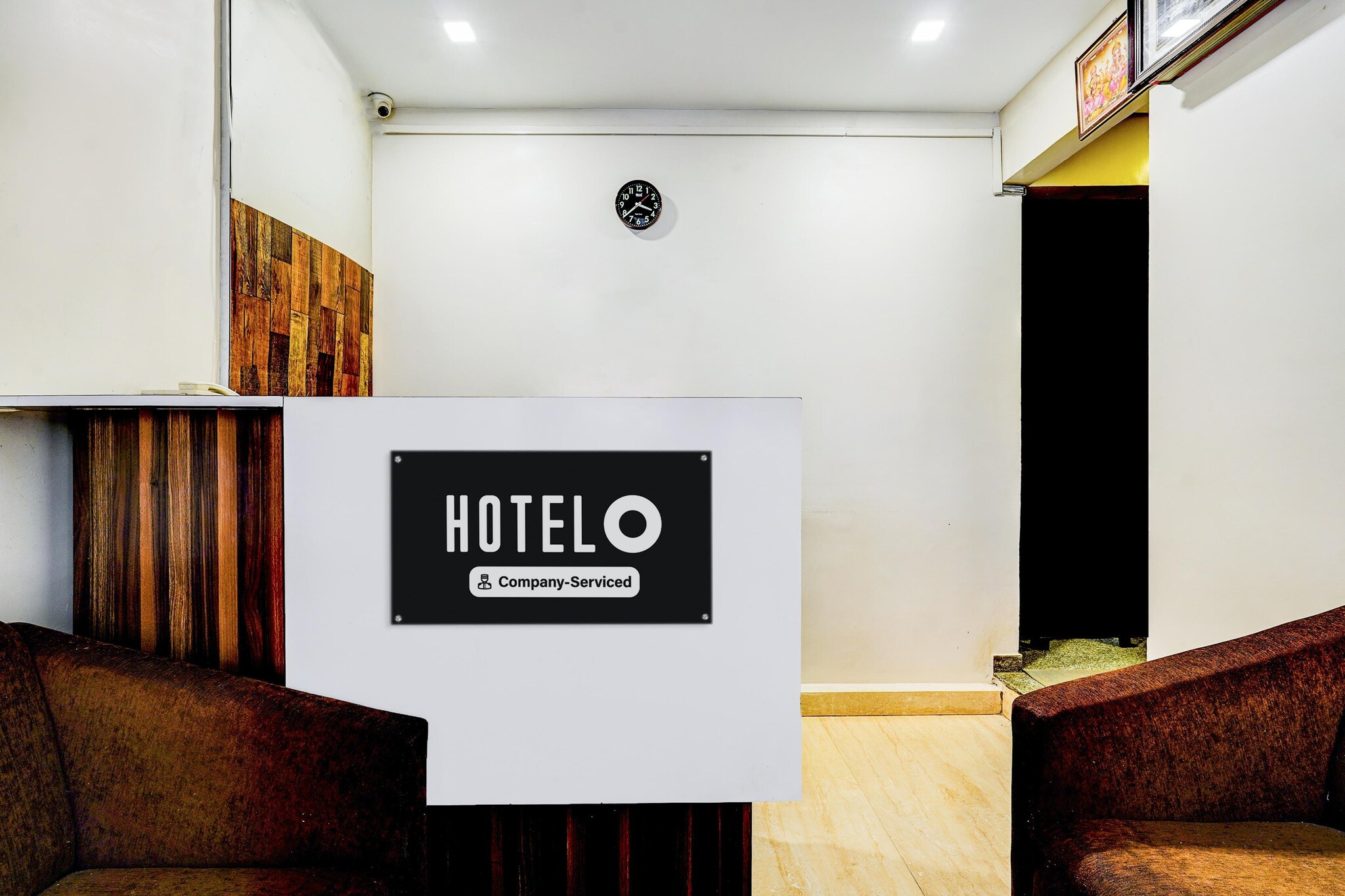 Ground floor: (bedroom(double bed, TV, seating area, air conditioning, telephone), bathroom(bathtub or shower, shower, washbasin, toilet, Towels incl., shampoo, body soap, hot water))