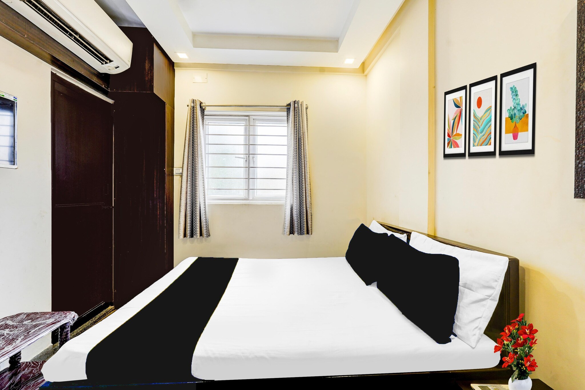 Deluxe Hotel O MA Chidambaram Stadium