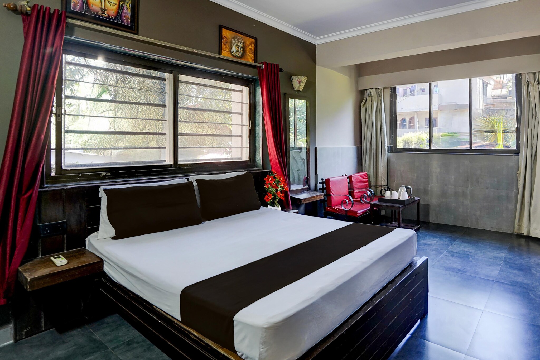 Comfortable Accommodations: Hotel O Calangute-Baga Crossway Formerly Rustic Village in Calangute offers family rooms with air-conditioning, private bathrooms, work desks, and seating areas. Each room includes free WiFi, a TV, and a wardrobe.
Convenient Facilities: Guests benefit from a 24-hour front desk, daily housekeeping service, room service, and luggage storage. Additional amenities include free toiletries, bath or shower, and a work desk.
Prime Location: Calangute Beach is less than 1 km away. Nearby attractions include Chapora Fort (9 km), Thivim railway station (18 km), and Dabolim Airport (41 km). Scuba diving is available in the surroundings.
1.Unmarried couples are warmly welcome at this property.
2. Guests with local ID proof are warmly welcome.
3.Foreign guests are welcome and allowed to stay at this property without any restrictions
4.Early Check-In Policy: A full day’s room rate will be charged for check-ins before 6:00 AM. Complimentary early check-in is available between 6:00 AM and 10:00 AM, subject to room availability.
5.Check-in is only available to guests aged 18 and above. Please provide a government-issued ID to confirm your age.
