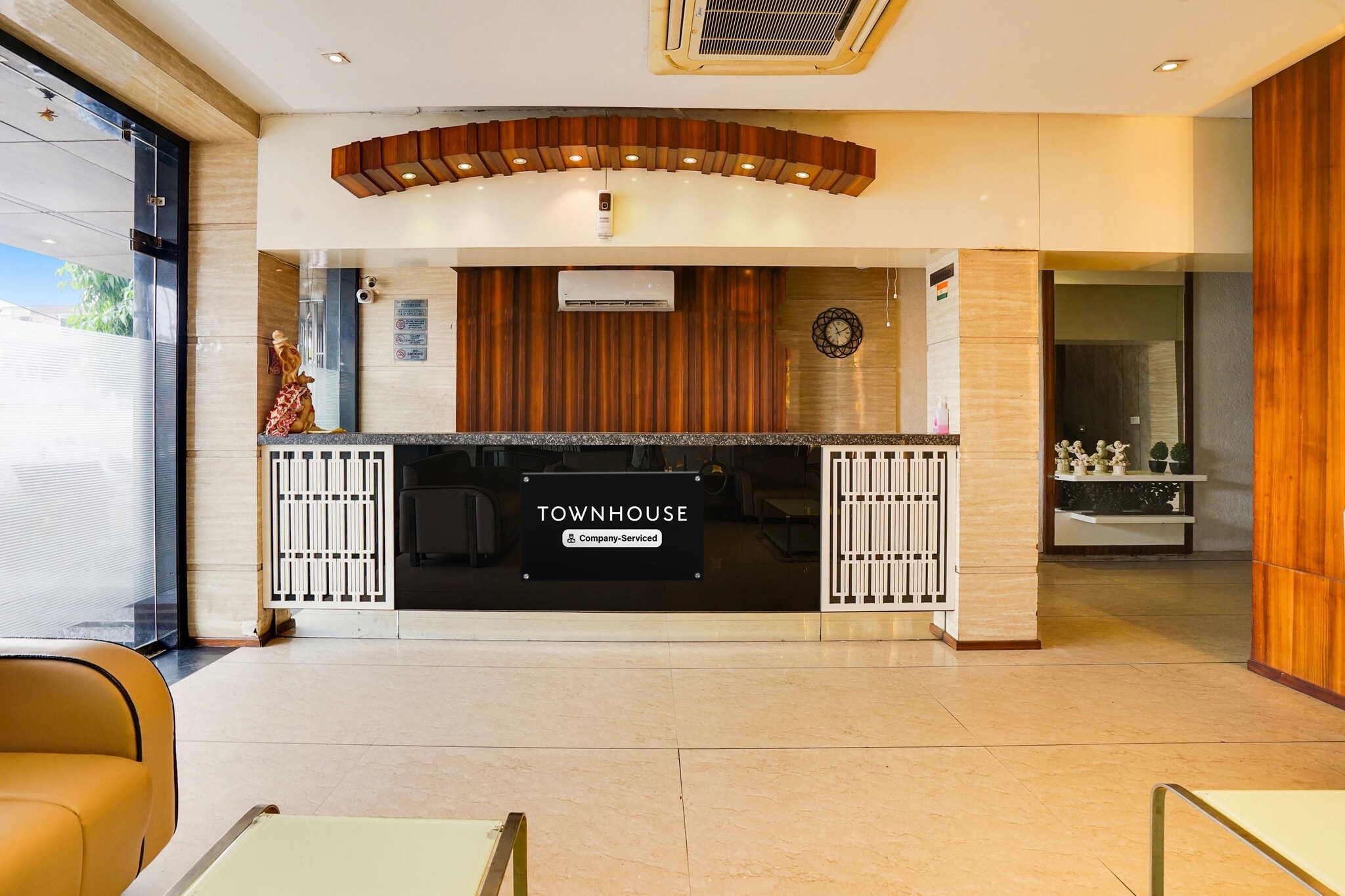 Ground floor: (bedroom(double bed, TV, seating area, air conditioning, telephone), bathroom(bathtub or shower, washbasin, toilet, Towels incl., shampoo, body soap, hot water), Parking)