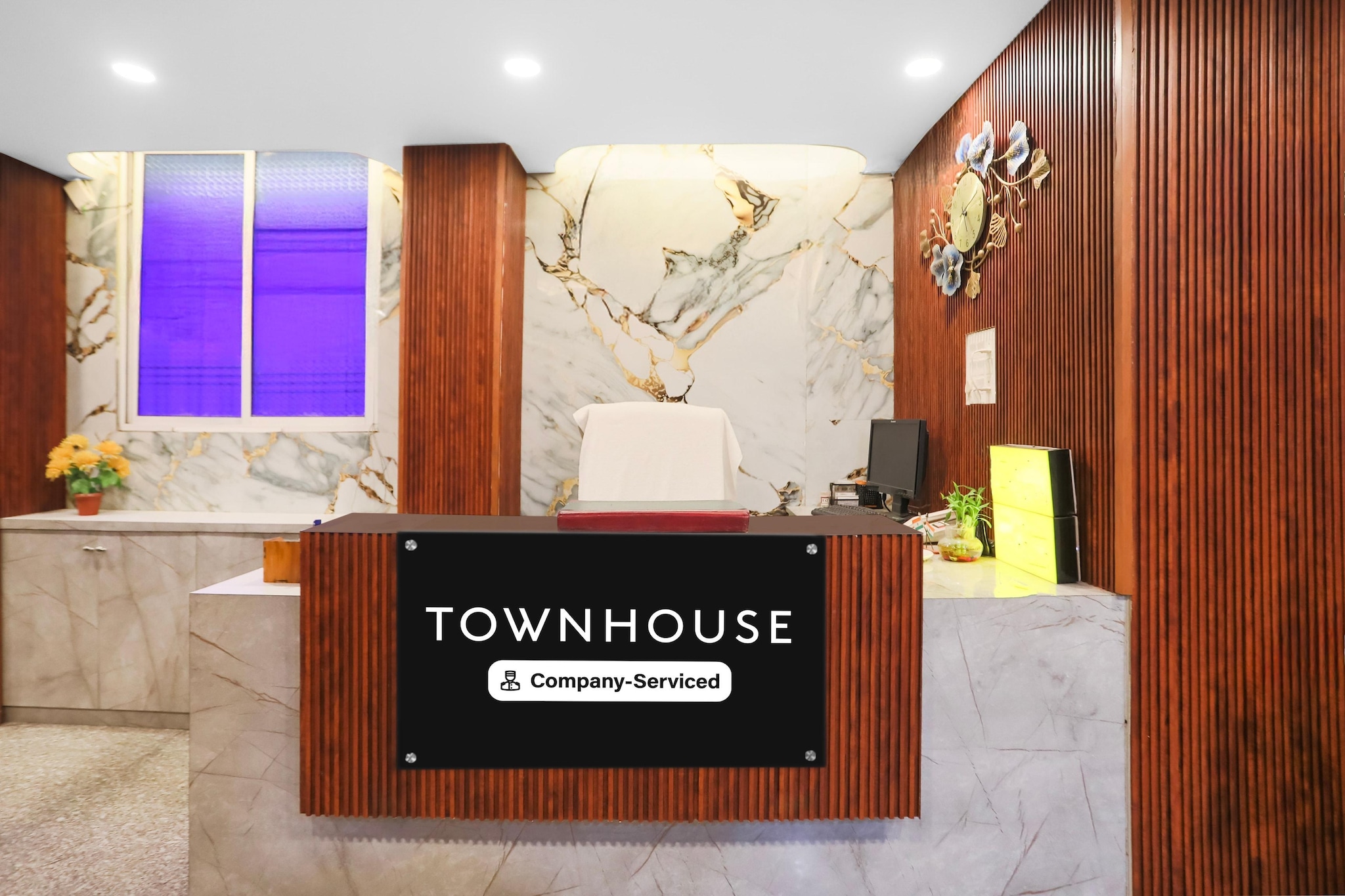 Ground floor: (bedroom(double bed, TV, seating area, air conditioning, telephone), bathroom(bathtub or shower, shower, washbasin, toilet, Towels incl., shampoo, body soap, hot water), parking, lift)