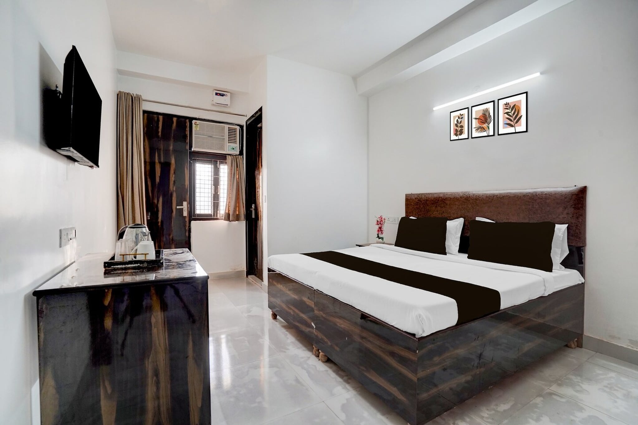 Located within 16 km of Gurudwara Bangla Sahib and 16 km of Gurudwara Sis Ganj Sahib, Collection O Sector 7 Rohini Formerly Giriraj Residency provides rooms with air conditioning and a private bathroom in New Delhi. This 3-star hotel offers room service, a 24-hour front desk and free WiFi. The hotel features family rooms.
Guest rooms at the hotel are equipped with a seating area, a flat-screen TV with satellite channels and a private bathroom with free toiletries and a bath or shower. All guest rooms include a desk.
Red Fort is 16 km from Collection O Sector 7 Rohini Formerly Giriraj Residency, while Jantar Mantar is 17 km away. Delhi International Airport is 19 km from the property.
Unmarried couples are warmly welcome at this property.
Guests with local ID proof are warmly welcome.
Apologies, but we are currently unable to host foreign nationals at this property.
Early Check-In Policy: A full day’s room rate will be charged for check-ins before 6:00 AM. Complimentary early check-in is available between 6:00 AM and 10:00 AM, subject to room availability.
Check-in is only available to guests aged 18 and above. Please provide a government-issued ID to confirm your age.