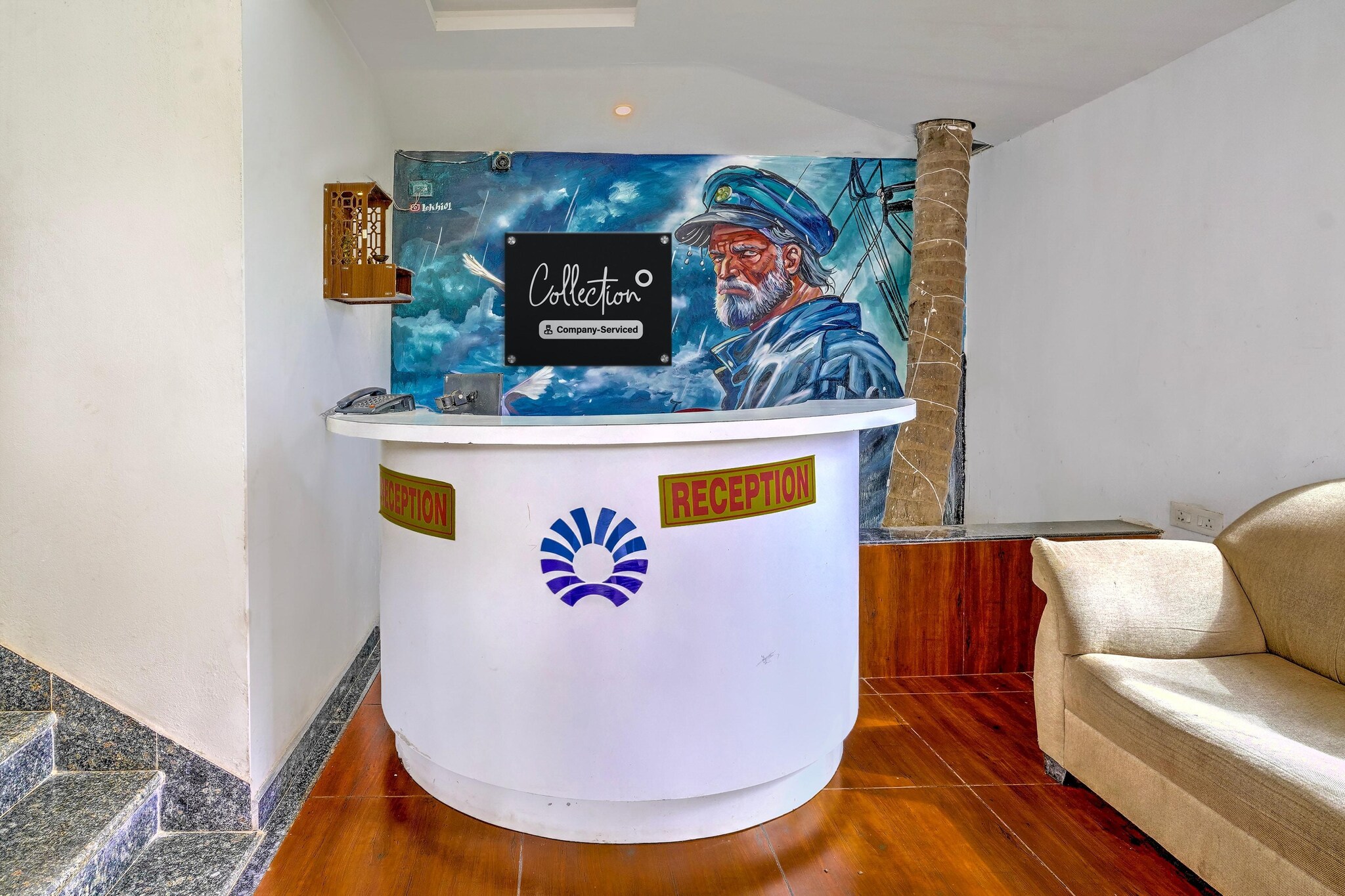 Ground floor: (bedroom(double bed, TV, seating area, air conditioning, Towels incl., telephone), bathroom(bathtub or shower, shower, washbasin, toilet, shampoo, body soap, hot water))