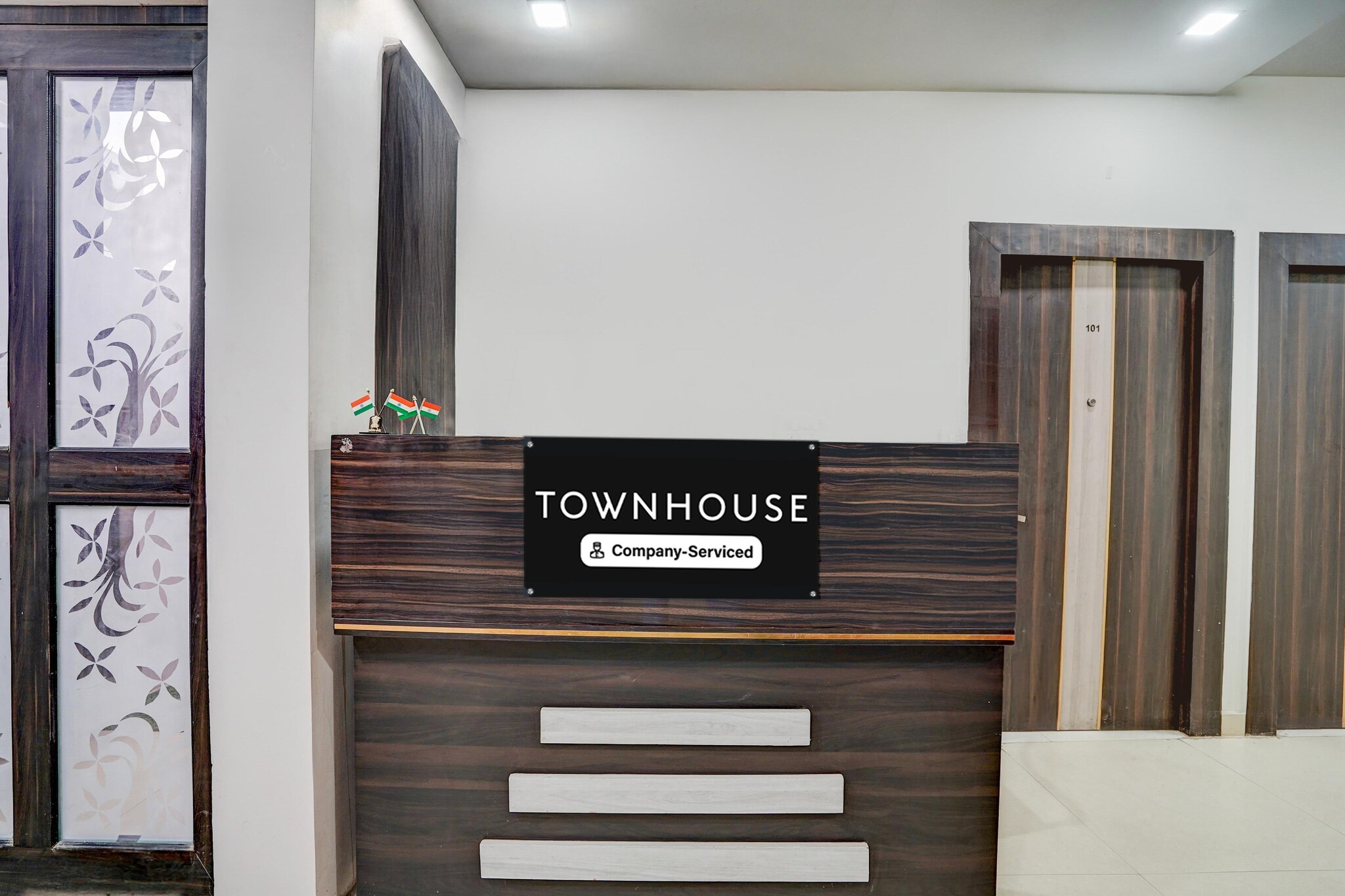 Ground floor: (bedroom(double bed, TV, seating area, air conditioning, telephone), bathroom(bathtub or shower, washbasin, toilet, Towels incl., shampoo, body soap, hot water))