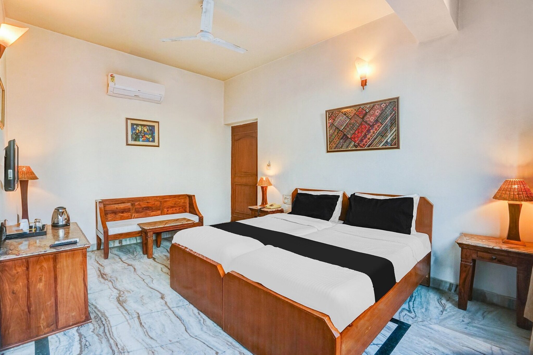 Hotel O Sansarchandra Road Luna Rosa