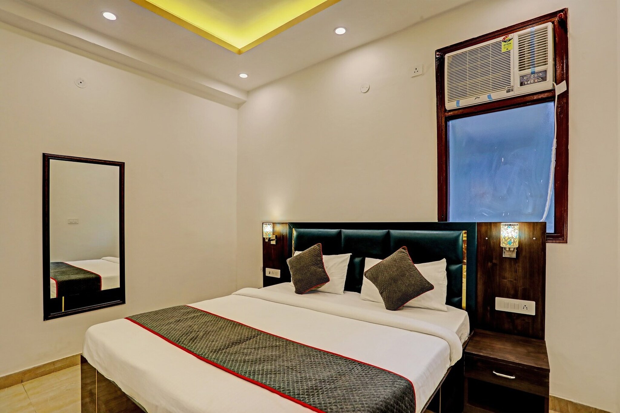Super Collection O Sector 55 Noida