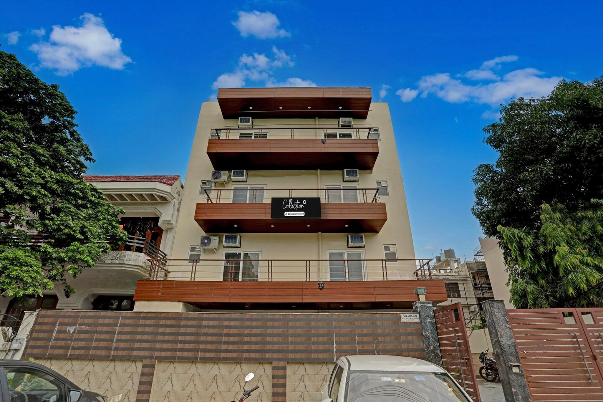 Super Collection O Sector 55 Noida