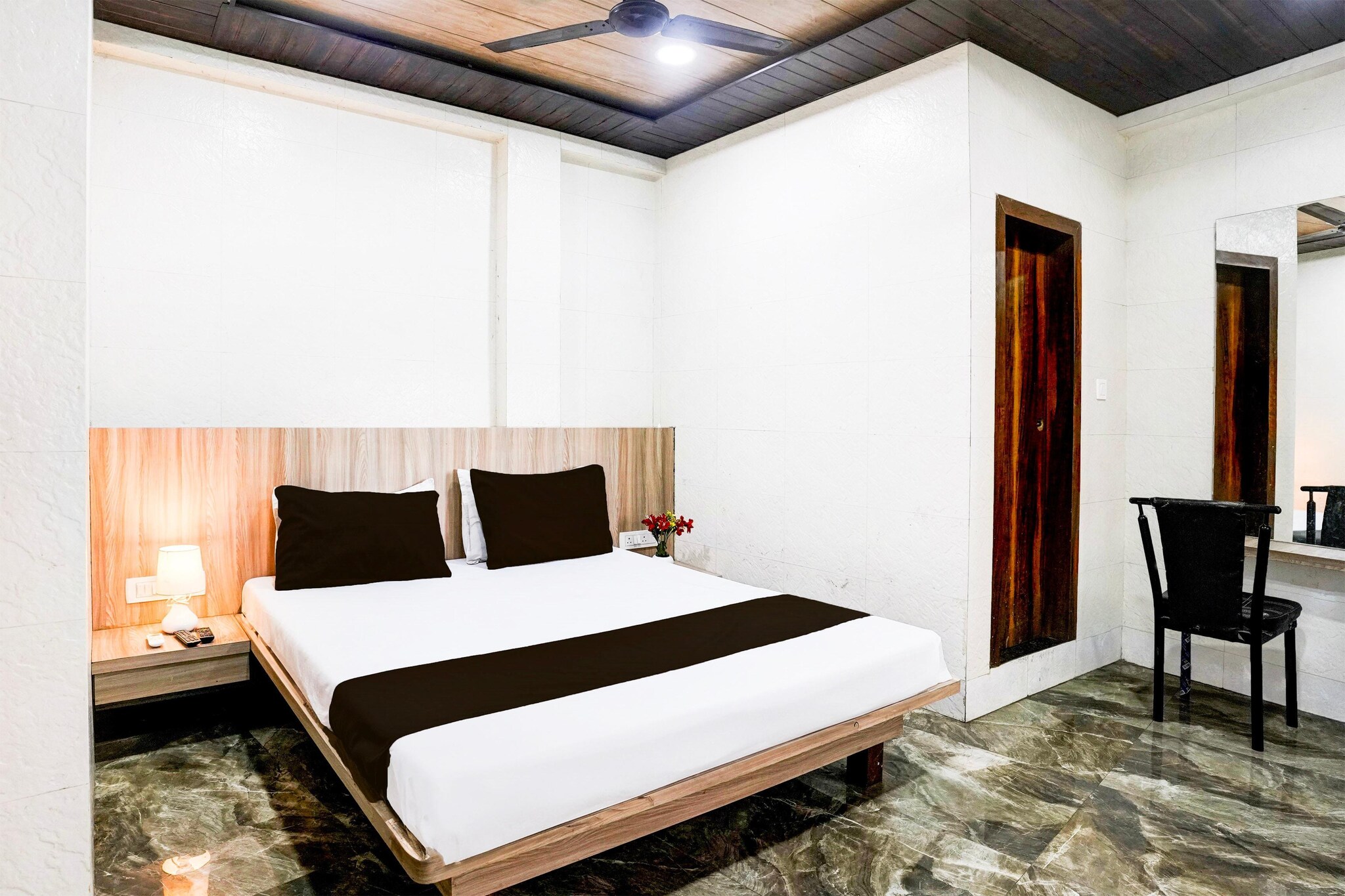 Comfortable Accommodations: Hotel O Dombivali Formerly PK Lodging in Ulhasnagar offers 4-star comfort with free WiFi, air-conditioning, private bathrooms, and modern amenities.
Convenient Facilities: Guests enjoy a lounge, lift, 24-hour front desk, shared kitchen, daily housekeeping, laundry service, family rooms, full-day security, and room service.
Prime Location: Located 40 km from Chhatrapati Shivaji International Airport, the hotel is near attractions such as Indian Institute of Technology (33 km), Bombay Exhibition Centre (41 km), and Kanheri Caves (49 km).
1.Unmarried couples are warmly welcome at this property.
2. Guests with local ID proof are warmly welcome.
3.Foreign guests are welcome and allowed to stay at this property without any restrictions
4.Early Check-In Policy: A full day’s room rate will be charged for check-ins before 6:00 AM. Complimentary early check-in is available between 6:00 AM and 10:00 AM, subject to room availability.
5.Check-in is only available to guests aged 18 and above. Please provide a government-issued ID to confirm your age.
