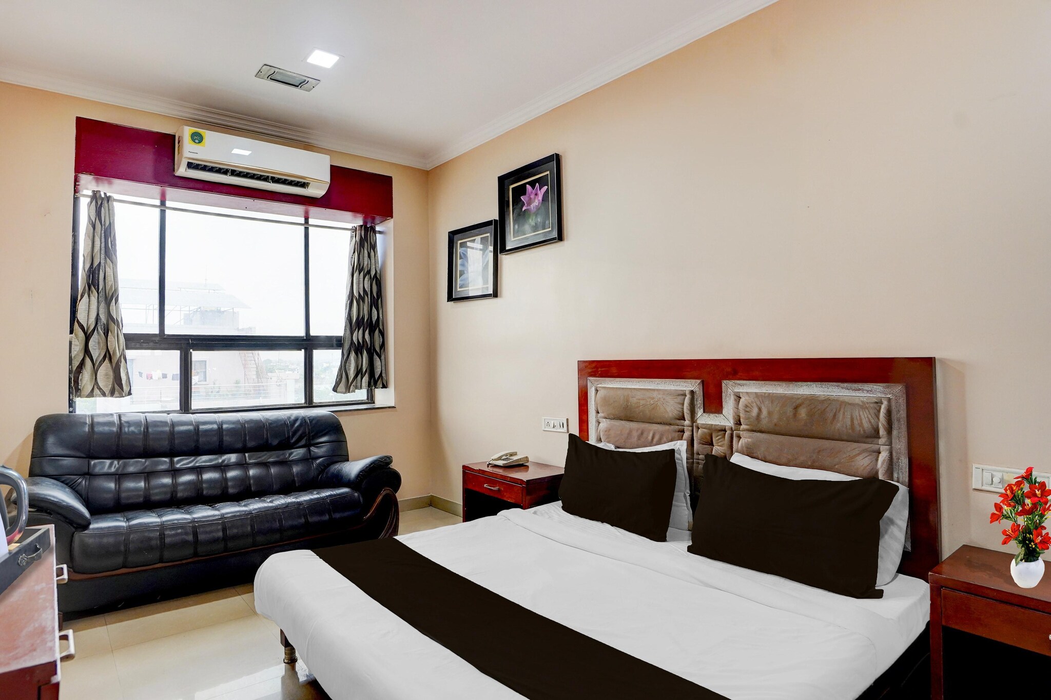 Comfortable Accommodations: Hotel O Rani Durgawati Crossway Formerly Orient Palace in Nagpur offers family rooms with air-conditioning, private bathrooms, work desks, and seating areas. Each room includes free toiletries, a bath or shower, TV, tiled floors, and a wardrobe.
Convenient Facilities: Guests benefit from a 24-hour front desk, daily housekeeping service, room service, and luggage storage. The hotel provides a welcoming environment with English and Hindi spoken at reception.
Local Attractions: Located 6 km from Vidarbha Cricket Association Stadium, Nagpur Railway Station, and Zero Mile Stone, the hotel is also close to Sitabuldi Fort, Shri Swaminarayan Temple, and Ramakrishna Ashram. Dr. Babasaheb Ambedkar International Airport is 13 km away.
Check-in is only available to guests aged 18 and above. Please provide a government-issued ID to confirm your age.