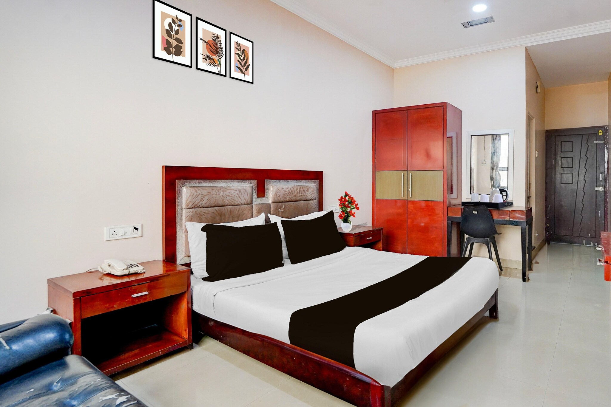 Hotel O Rani Durgawati Crossway