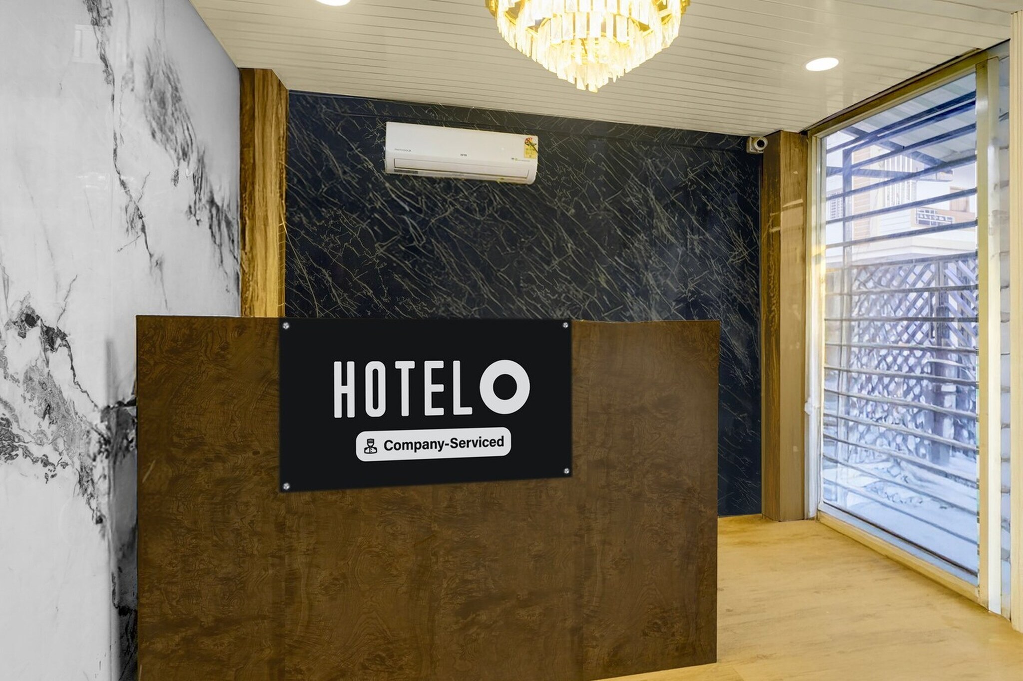 Ground floor: (bedroom(double bed, TV, seating area, air conditioning), bathroom(bathtub or shower, washbasin, toilet, Towels incl., telephone, shampoo, body soap, hot water), lift)