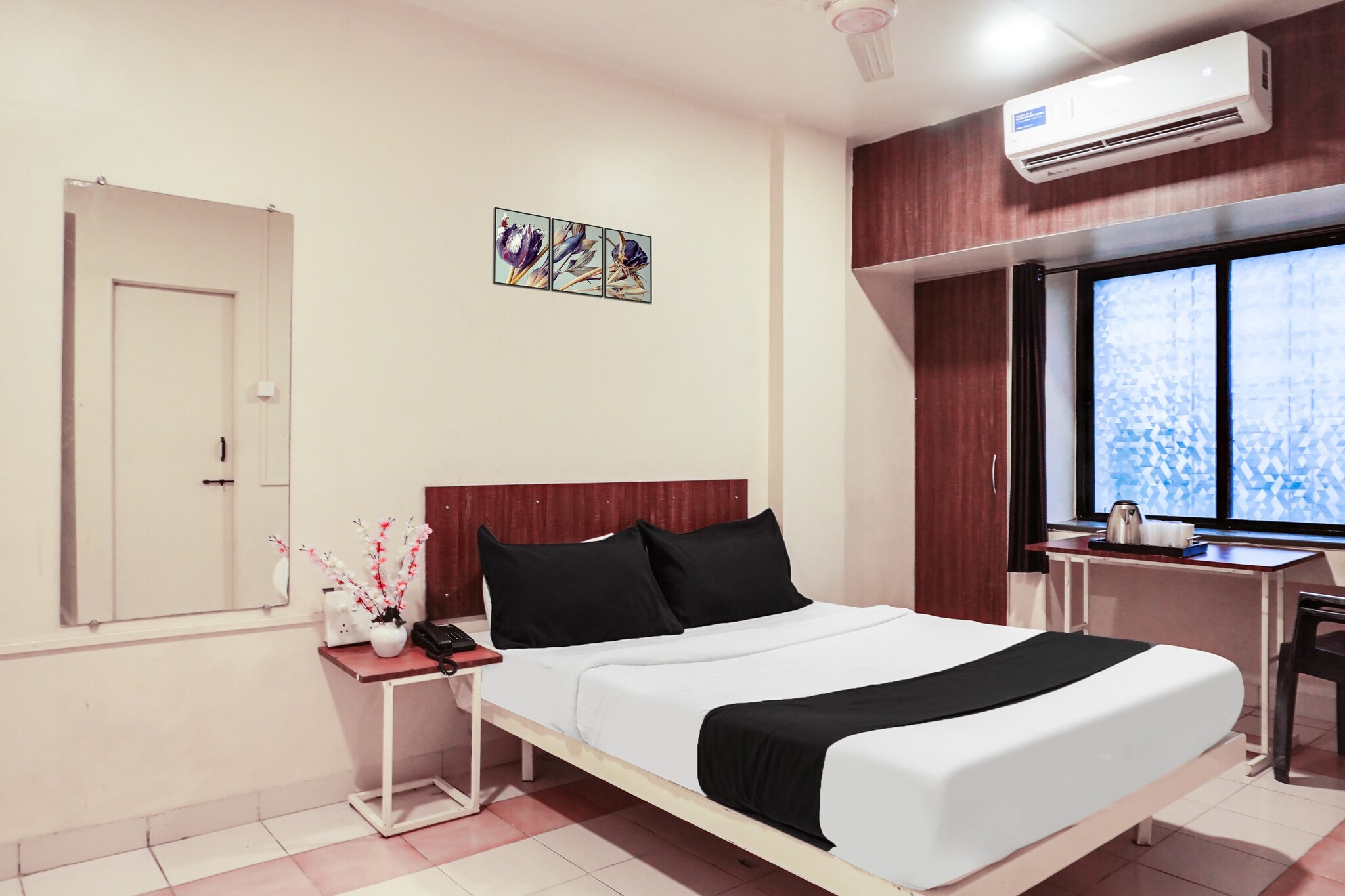 "Enjoy a comfortable and hassle-free experience at our thoughtfully designed property. Each room is equipped with modern amenities, cozy bedding, and elegant decor to make you feel right at home. Located conveniently with easy access to public transport and major attractions, it's perfect for both business and leisure travelers. Cleanliness and guest comfort are our top priorities, and our team is available 24/7 to assist you throughout your stay.
Foreign Guests Restricted: Apologies, but we are currently unable to host foreign nationals at this property.
Early Check-In Policy: A full day’s room rate will be charged for check-ins before 6:00 AM. Complimentary early check-in is available between 6:00 AM and 10:00 AM, subject to room availability.
Check-in is only available to guests aged 18 and above. Please provide a government-issued ID to confirm your age.