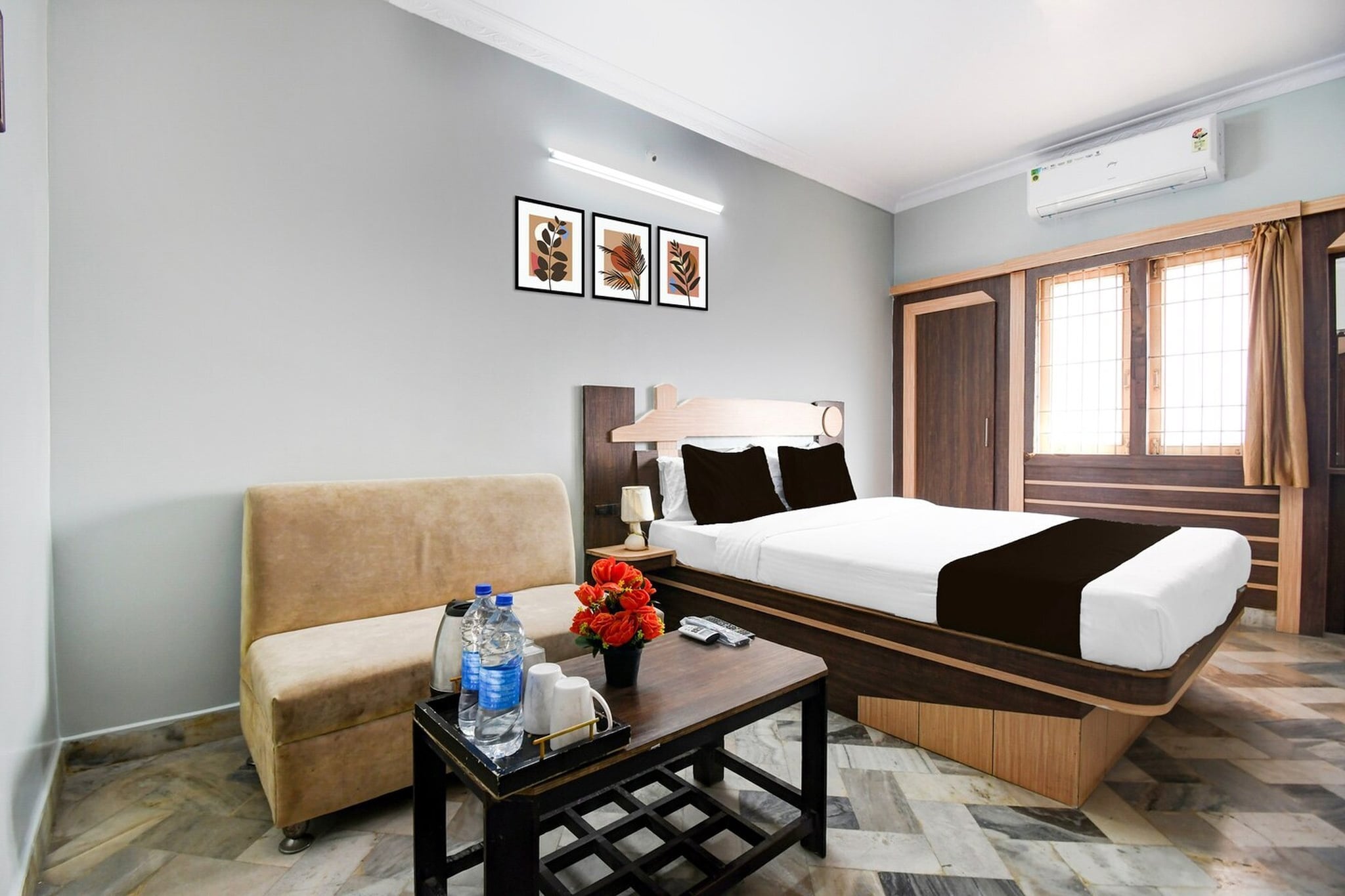 Elite Stays at Jyoti Mahal Road Rayagada is located in Rāyagada. With a restaurant, the 2-star hotel has air-conditioned rooms with free WiFi, each with a private bathroom. The accommodation provides room service, a 24-hour front desk and luggage storage for guests.

All units at the hotel are equipped with a seating area and a flat-screen TV with satellite channels. All guest rooms include a desk.

Jeypore Airport is 135 km away.

Unmarried couples are warmly welcome at this property.
Guests with local ID proof are warmly welcome.
Early Check-In Policy: A full day’s room rate will be charged for check-ins before 6:00 AM. Complimentary early check-in is available between 6:00 AM and 10:00 AM, subject to room availability.