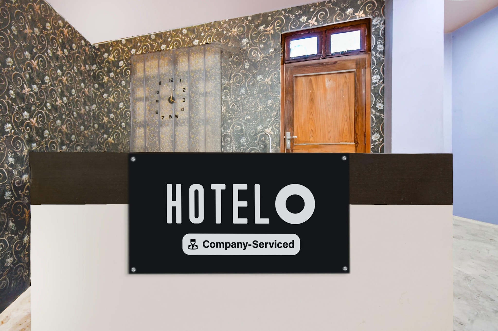 Ground floor: (bedroom(double bed, TV, seating area, air conditioning, Towels for a fee, telephone, Floor mattress), bathroom(bathtub or shower, shower, washbasin, toilet, shampoo, body soap), parking)