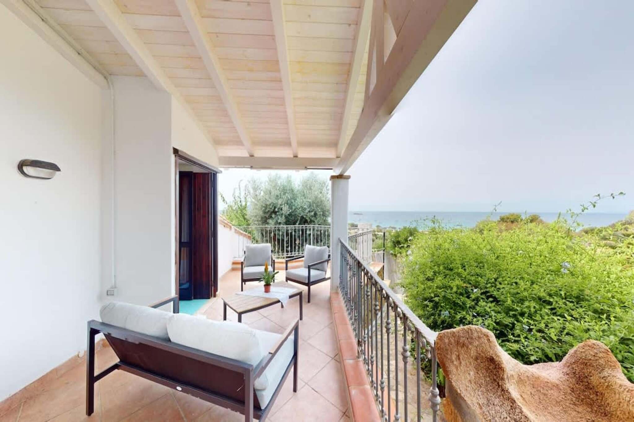 2792 - Terrace balcony