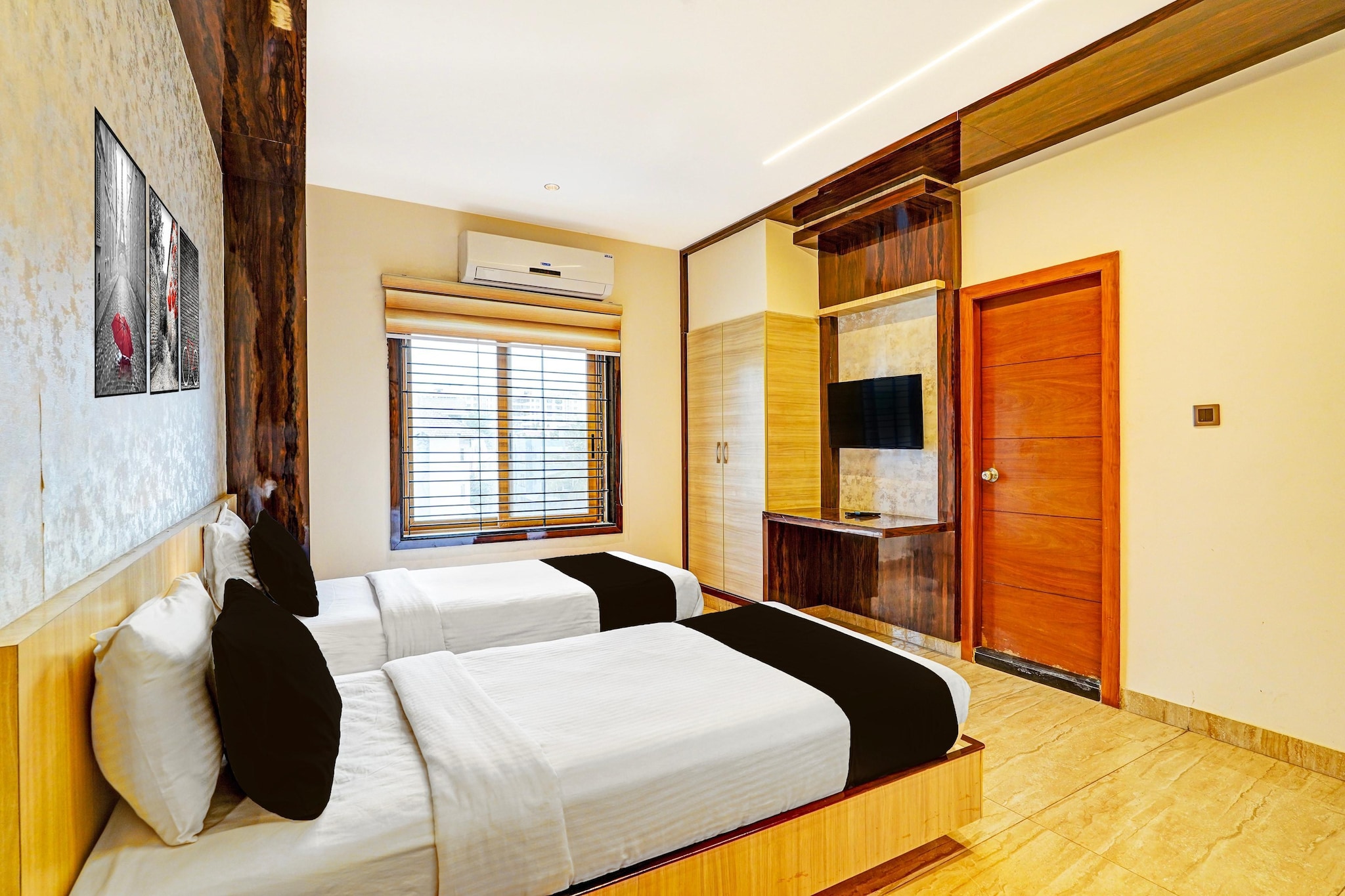 Deluxe with Twin Bed Super Townhouse Indiranagar