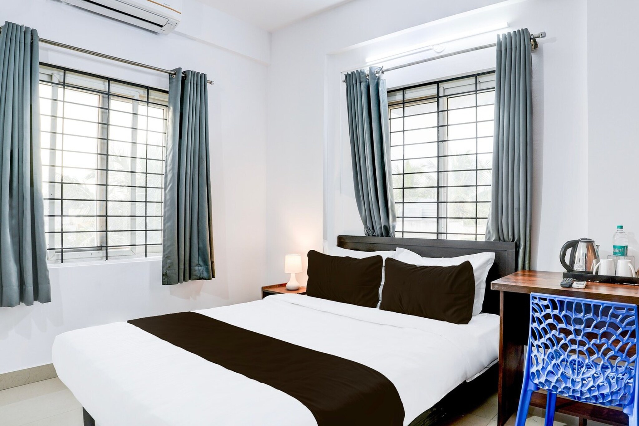 Comfortable Accommodations: Super Hotel O Whitefield in Bangalore offers family rooms with air-conditioning, balconies, and private bathrooms. Each room includes a work desk, TV, and free toiletries.
Essential Facilities: Guests enjoy free WiFi throughout the property, private check-in and check-out, a lounge, lift, and 24-hour front desk. Additional services include a shared kitchen, housekeeping, laundry, and room service.
Dining Options: A continental and à la carte breakfast is available. The outdoor seating area provides a pleasant space for relaxation.
Prime Location: Located 42 km, The Heritage Centre & Aerospace Museum is 5 km away. Kempegowda International Airport is 42 km from the hotel. Nearby attractions include Brigade Road and Cubbon Park.
Guest Satisfaction: Highly rated for its attentive staff, room cleanliness, and comfort.
Unmarried couples are warmly welcome at this property.
Guests with local ID proof are warmly welcome.
Early Check-In Policy: A full day’s room rate will be charged for check-ins before 6:00 AM.
Complimentary early check-in is available between 6:00 AM and 10:00 AM, subject to room availability.
Check-in is only available to guests aged 18 and above. Please provide a government-issued ID to confirm your age.