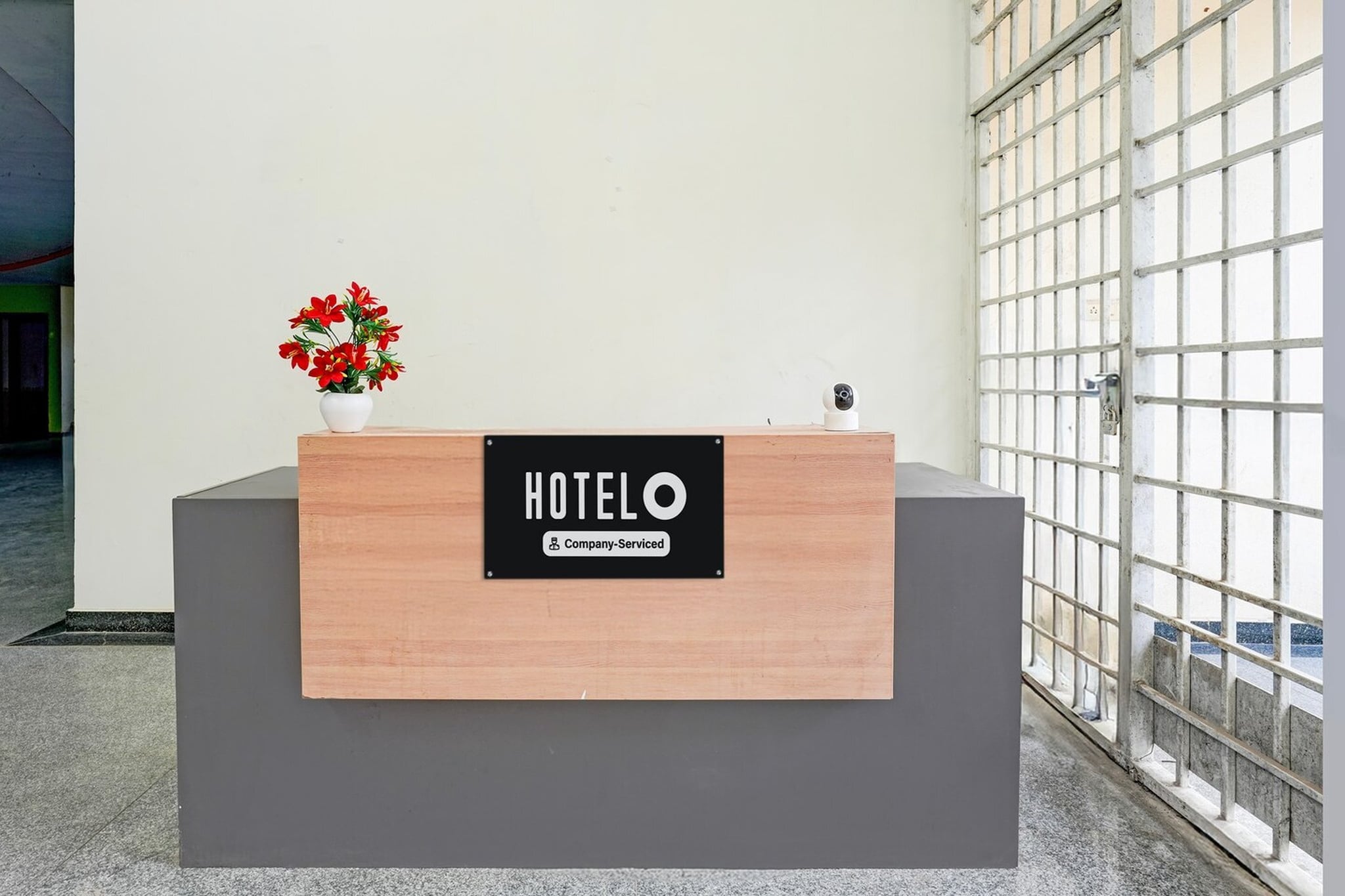 Situated within 19 km of Forum Mall, Koramangala and 23 km of Brigade Road, Super Hotel O Hennagara Rd Bommasandara features rooms with air conditioning and a private bathroom in Kammasandra. This 3-star hotel offers room service, a 24-hour front desk and free WiFi. The hotel has family rooms.
The rooms at the hotel are fitted with a seating area, a flat-screen TV with satellite channels and a private bathroom with free toiletries and a bath or shower. All units have a desk.
Cubbon Park is 25 km from Super Hotel O Hennagara Rd Bommasandara, while Kanteerava Indoor Stadium is 25 km from the property. Kempegowda International Airport is 60 km away.
Unmarried couples are warmly welcome at this property.
Guests with local ID proof are warmly welcome.
Early Check-In Policy: A full day’s room rate will be charged for check-ins before 6:00 AM. Complimentary early check-in is available between 6:00 AM and 10:00 AM, subject to room availability.
Check-in is only available to guests aged 18 and above. Please provide a government-issued ID to confirm your age.