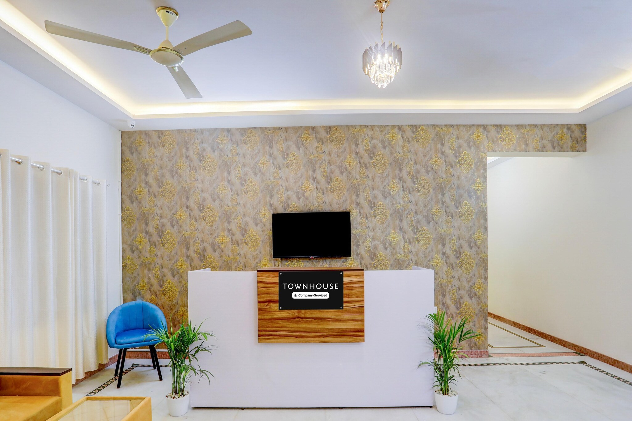 Ground floor: (bedroom(double bed, TV, seating area, air conditioning, telephone), bathroom(bathtub or shower, washbasin, toilet, Towels incl., shampoo, body soap, hot water), lift)