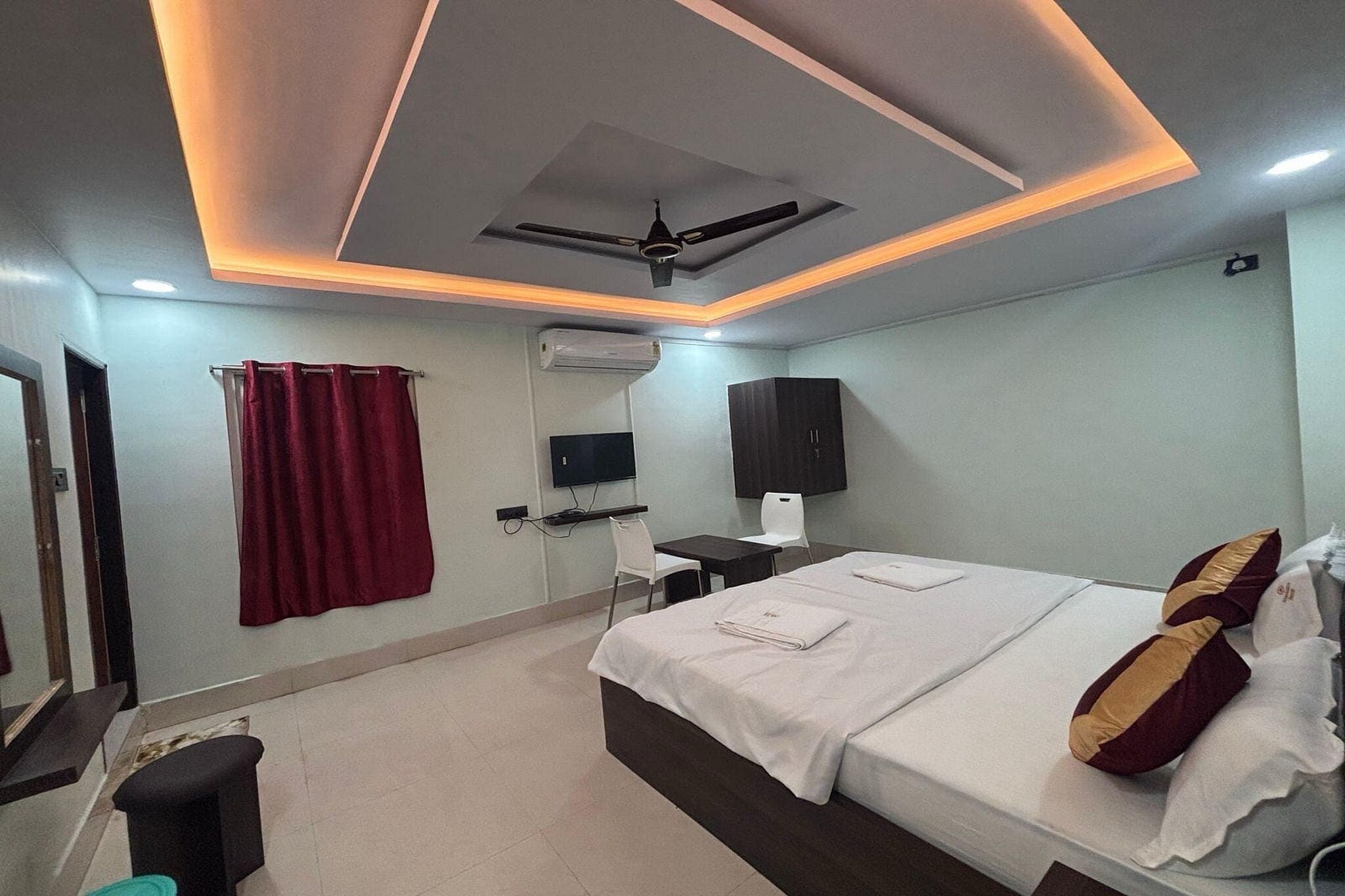 Townhouse Oak Phaltan