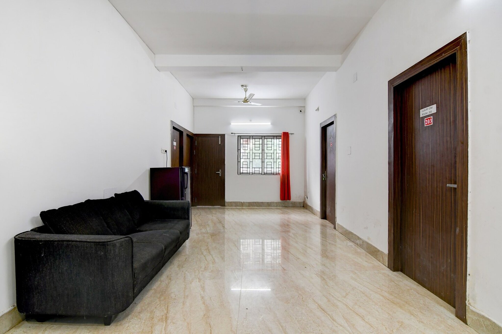 Ground floor: (bedroom(double bed, TV, seating area, air conditioning, telephone, Floor mattress), bathroom(bathtub or shower, shower, washbasin, toilet, Towels incl., shampoo, body soap, hot water), parking)