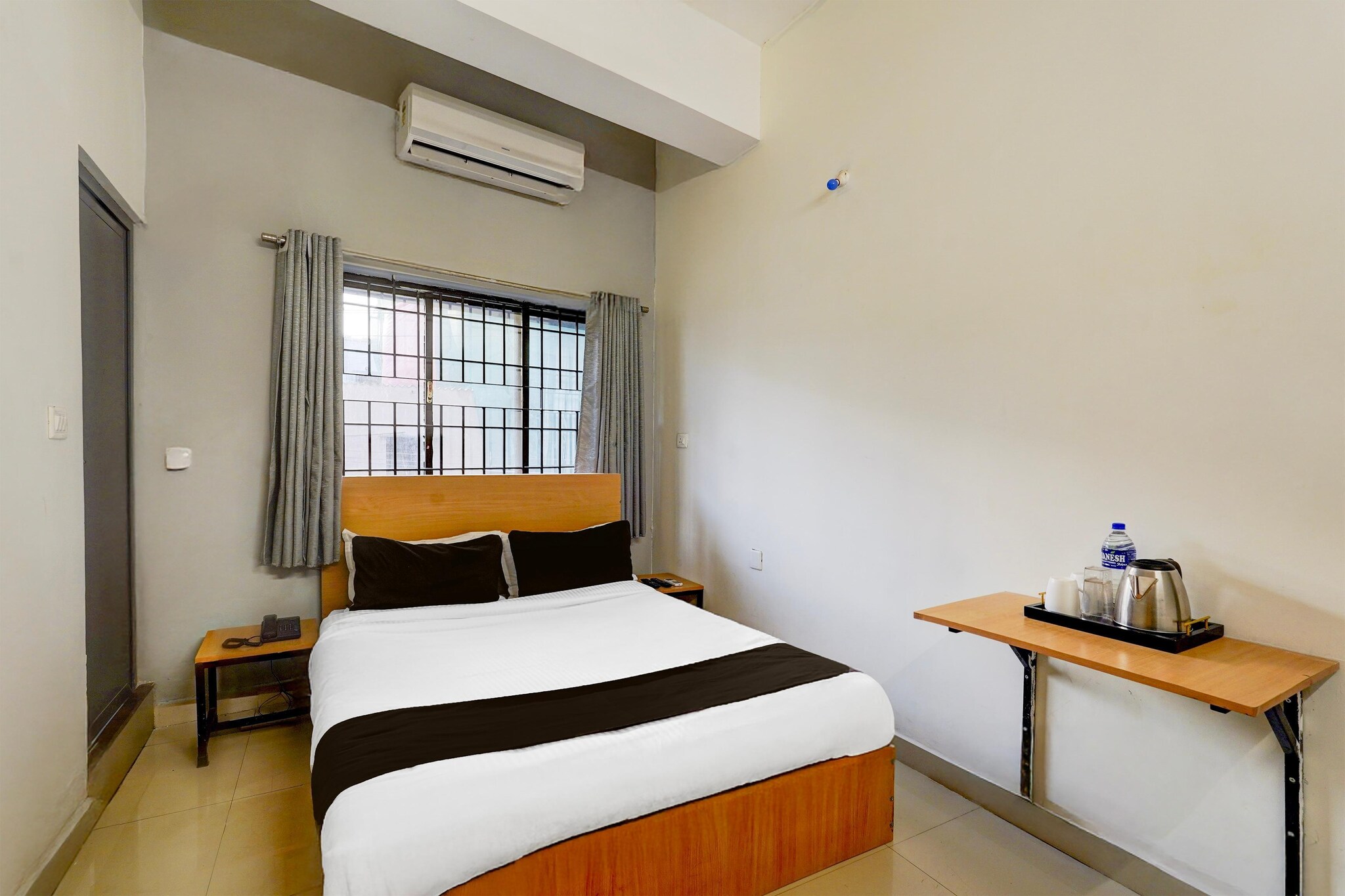 Situated within 4.1 km of St.Thomas Mount and 5.3 km of Chennai Trade Centre,Elite Stays at Nanganallur Near Chennai Airport features rooms with air conditioning and a private bathroom in Chennai.Among the facilities at this property are a shared kitchen and room service,along with free WiFi throughout the property.The hotel has family rooms.

All rooms at the hotel are fitted with a seating area, a TV with satellite channels and a private bathroom with free toiletries and a bath or shower.Guest rooms have a desk.

Guests at Elite Stays at Nanganallur Near Chennai Airport can enjoy a continental breakfast.

Speaking English and Hindi at the 24-hour front desk, staff are always at hand to help.

Indian Institute of Technology, Madras is 6.1 km from the accommodation, while Anna University is 8.1 km from the property. Chennai International Airport is 2 km away.

Unmarried couples are warmly welcome at this property.
Guests with local ID proof are warmly welcome.
Early Check-In Policy: A full day’s room rate will be charged for check-ins before 6:00 AM. Complimentary early check-in is available between 6:00 AM and 10:00 AM, subject to room availability.