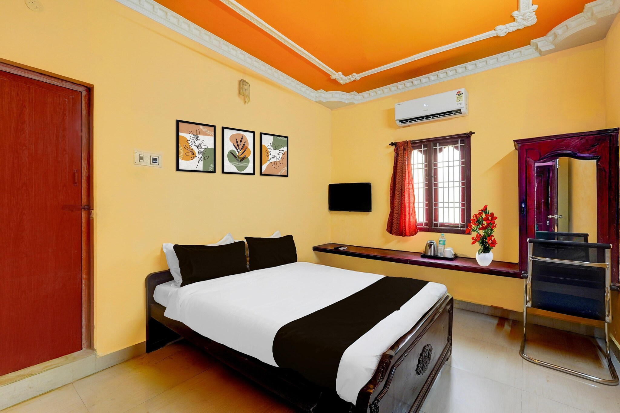 Comfortable Accommodations: Hotel O Nemeli Road Sriram Nagar in Chennai offers family rooms with air-conditioning, private bathrooms, work desks, and seating areas. Each room includes free toiletries, a bath or shower, TV, and tiled floors.
Essential Facilities: Guests enjoy free WiFi, a 24-hour front desk, daily housekeeping service, room service, and luggage storage. The hotel provides a welcoming environment with English and Hindi spoken at reception.
Local Attractions: Located 22 km from Madras Medical College, 29 km from Arignar Anna Zoological Park, and 32 km from Chennai International Airport. Nearby attractions include St. Thomas Mount (32 km) and Chennai Trade Centre (30 km).
Couples particularly like the location — they rated it 8.8 for a two-person trip.
1.Unmarried couples are warmly welcome at this property.
2. Guests with local ID proof are warmly welcome.
3.Foreign guests are welcome and allowed to stay at this property without any restrictions
4.Early Check-In Policy: A full day’s room rate will be charged for check-ins before 6:00 AM. Complimentary early check-in is available between 6:00 AM and 10:00 AM, subject to room availability.
5.Check-in is only available to guests aged 18 and above. Please provide a government-issued ID to confirm your age.