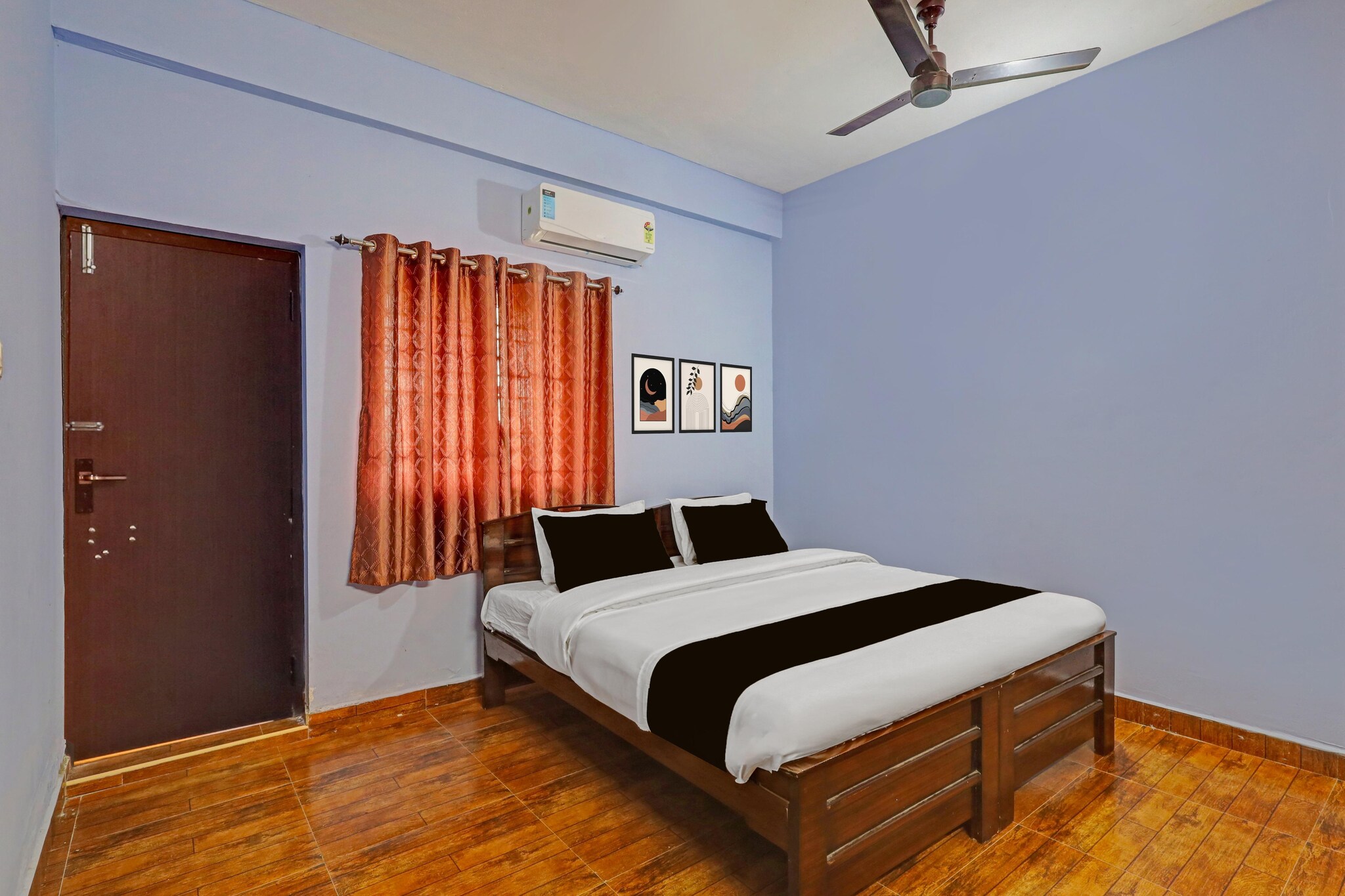 Located within 4.3 km of Arignar Anna Zoological Park and 24 km of St. Thomas Mount, Super Hotel O Kilambakkam New Bus Terminal Formerly TAD Homes provides rooms with air conditioning and a private bathroom in Urapakkam. This 3-star hotel offers room service, a 24-hour front desk and free WiFi. The hotel features family rooms.

Guest rooms at the hotel are equipped with a seating area, a flat-screen TV with satellite channels and a private bathroom with free toiletries and a bath or shower. The rooms include a desk.

Chennai Trade Centre is 25 km from Super Hotel O Kilambakkam New Bus Terminal Formerly TAD Homes, while Madras Medical College is 27 km away. Chennai International Airport is 18 km from the property.

Unmarried couples are warmly welcome at this property.
Guests with local ID proof are warmly welcome.
Apologies, but we are currently unable to host foreign nationals at this property.
Early Check-In Policy: A full day’s room rate will be charged for check-ins before 6:00 AM. Complimentary early check-in is available between 6:00 AM and 10:00 AM, subject to room availability.
 
Check-in is only available to guests aged 18 and above. Please provide a government-issued ID to confirm your age.